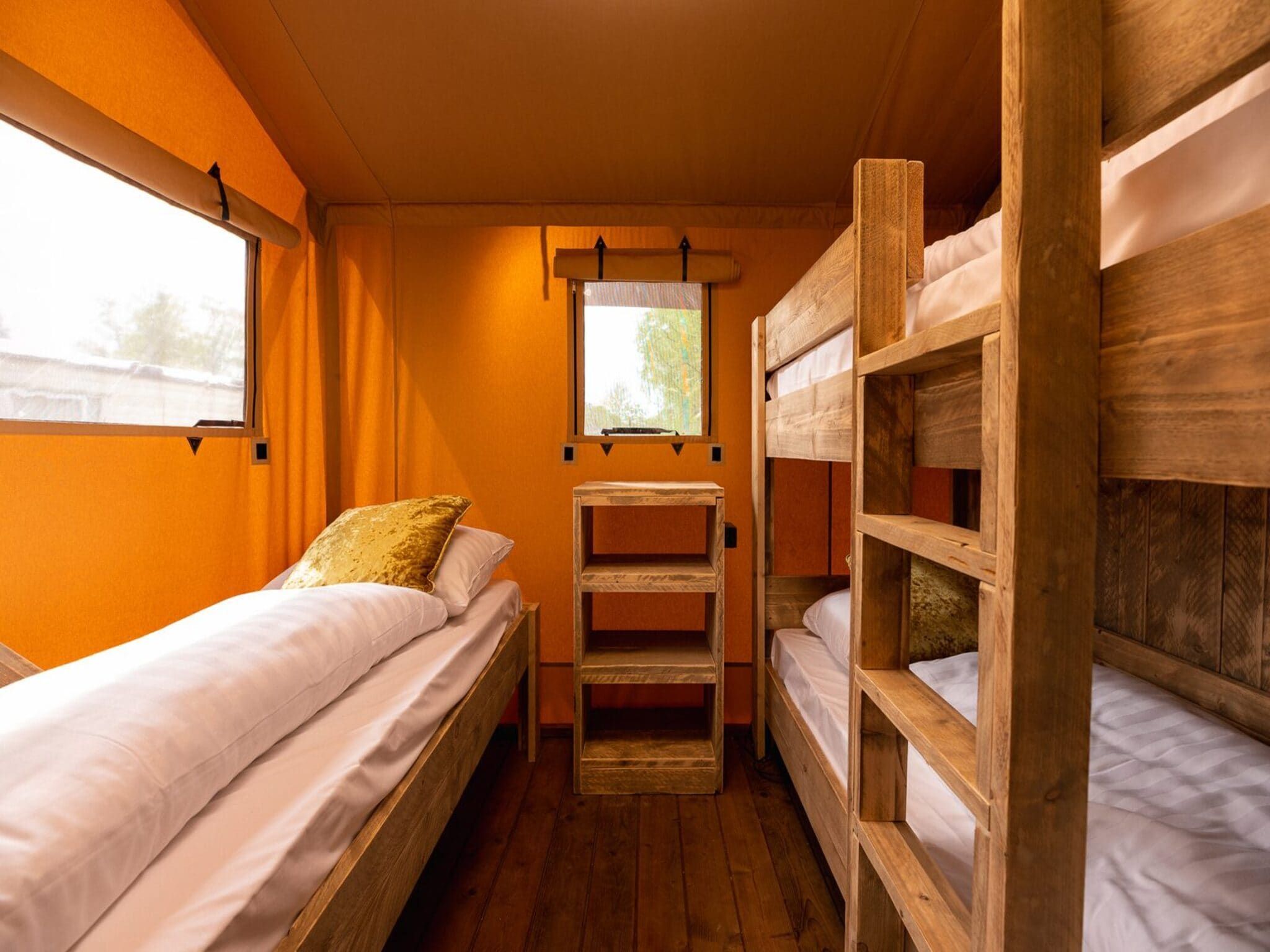 Een slaapkamer van Safari tent 'the bartenter' with private sanitary facilities | 5 persons in Zuna