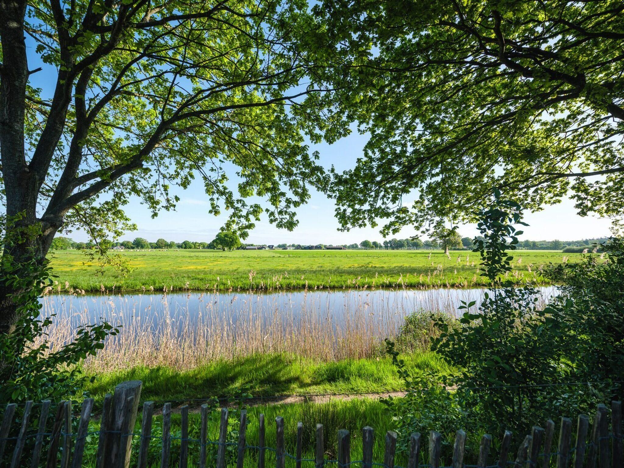 De omgeving van Riverdome with private bathroom and hot tub | 4 persons in Zuna