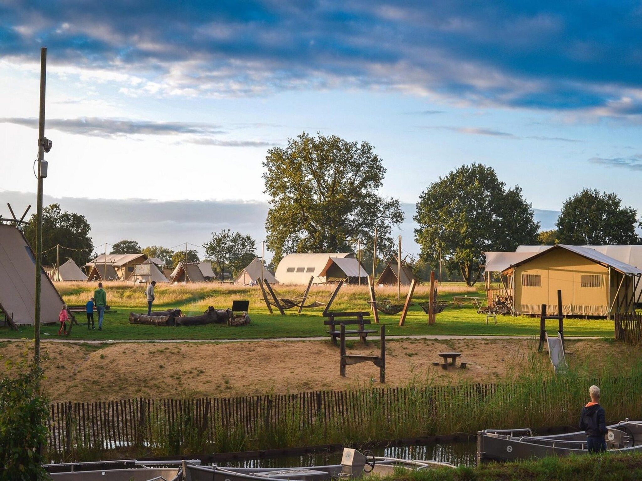 Group accommodation (6x luxury glamping tent) I 32 people in Zuna - Foto 15 van 32