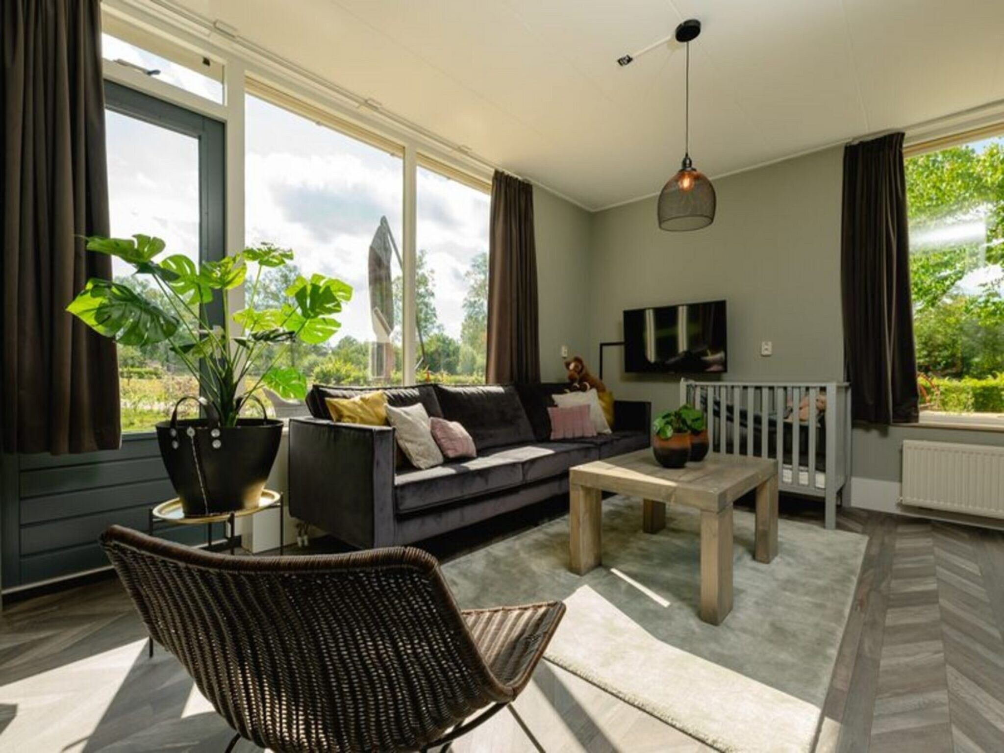 De woonkamer van Children's bungalow with bubble tub I 6 persons in Zuna