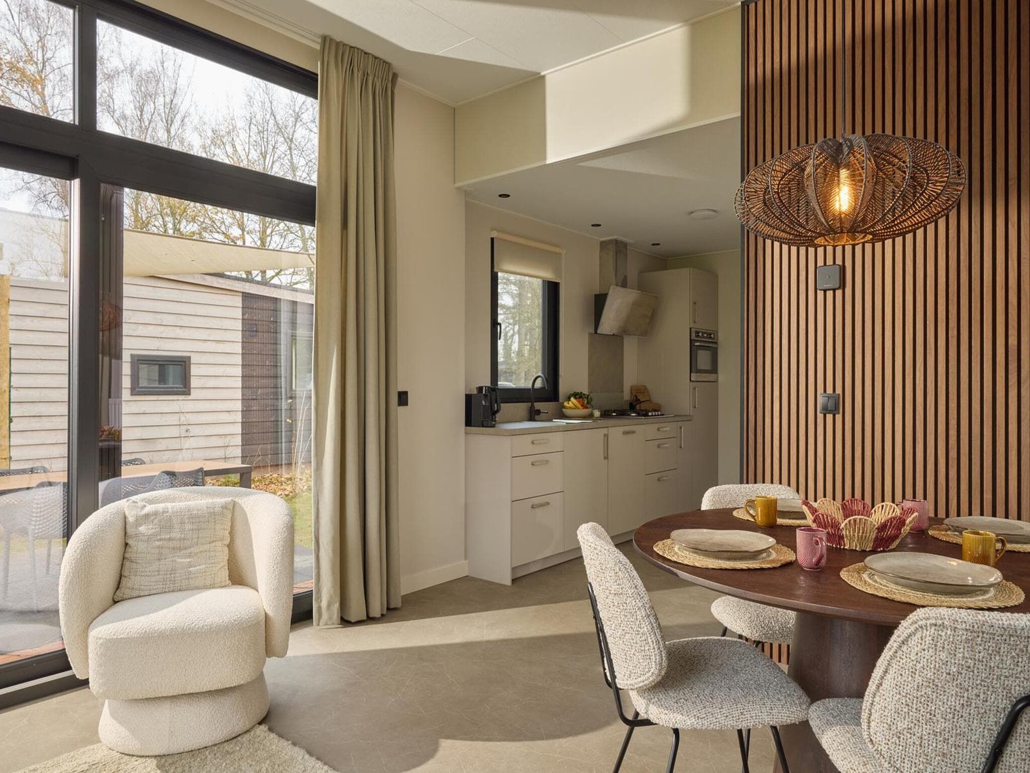 De eetkamer van Wellness Boutique baby | 4 people + baby room in Zuna