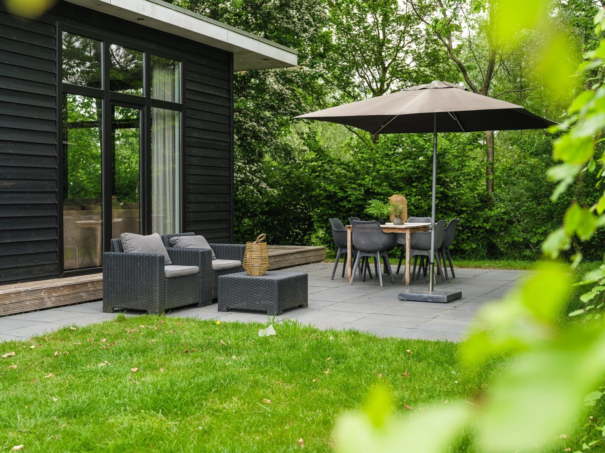 Het terras van River Cabin with bubbeltub | 6 people in Zuna