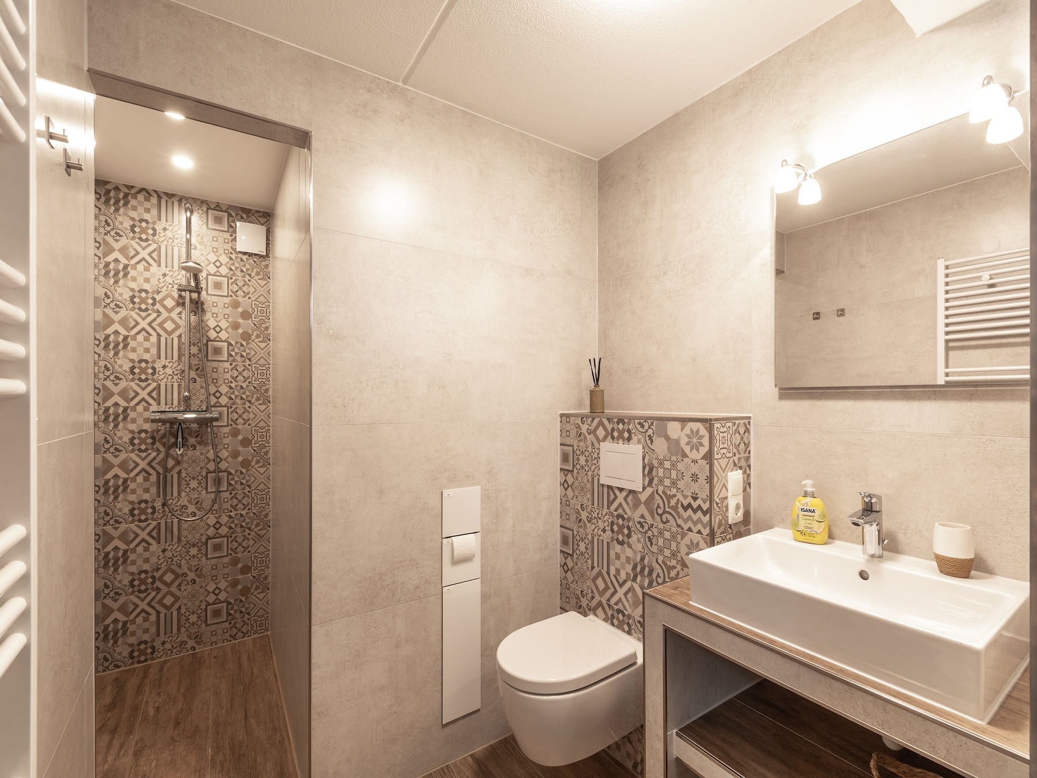 De badkamer van Yperhof 3 in Julianadorp aan Zee