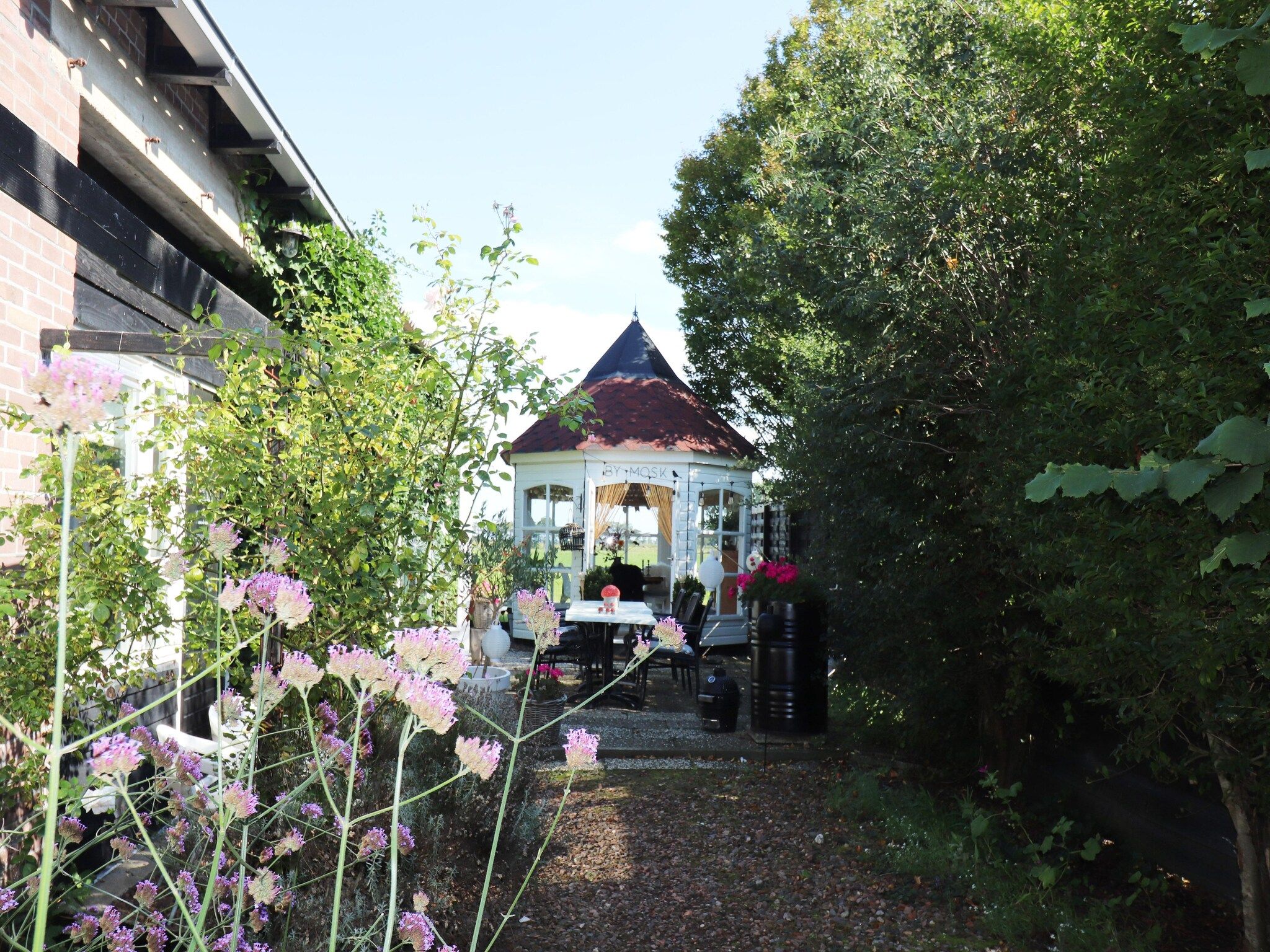 De tuin van By Mosk 1 in Betgummole