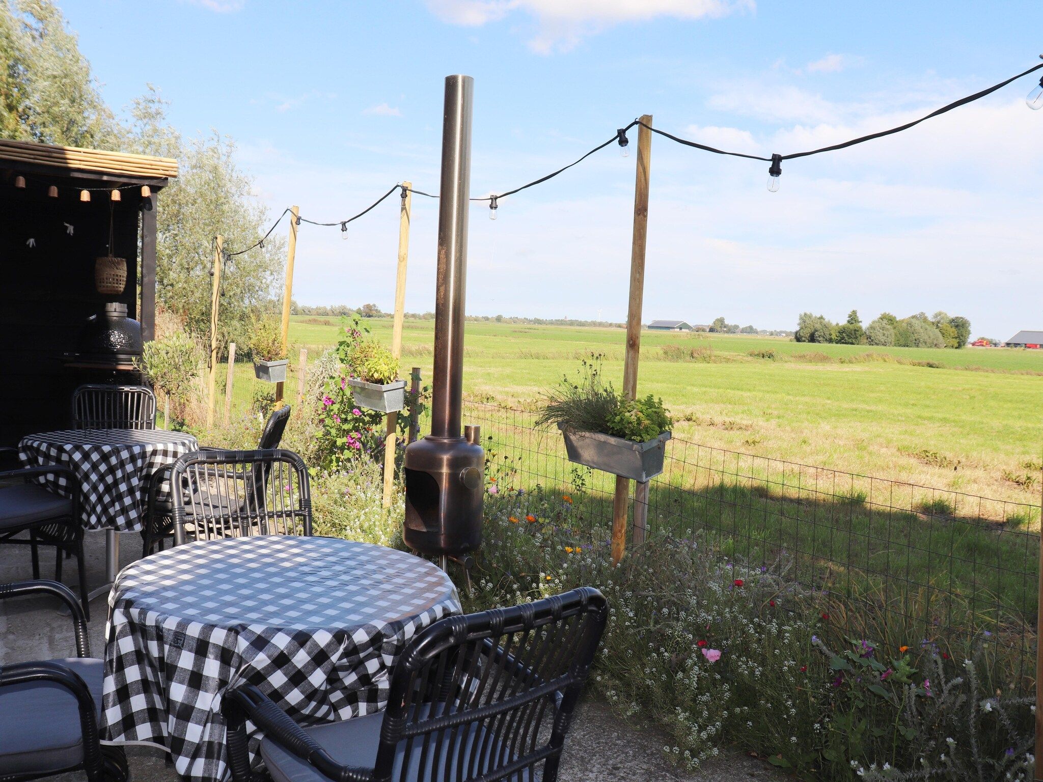 Het terras van By Mosk 2 in Betgummole