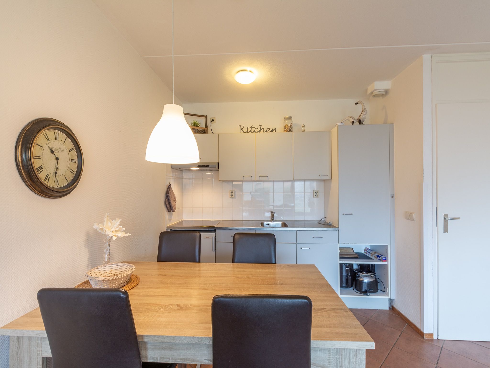 De eetkamer van Beach Appartement 04 in Callantsoog