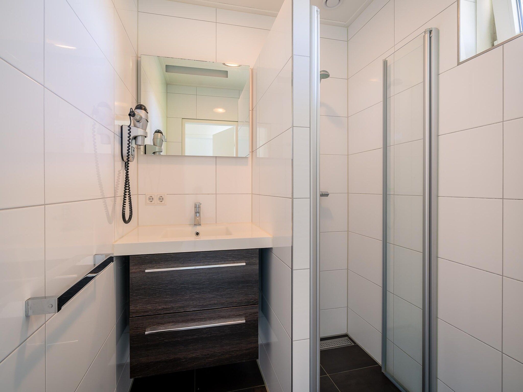 De badkamer van Hoogelandt 90a in De Koog