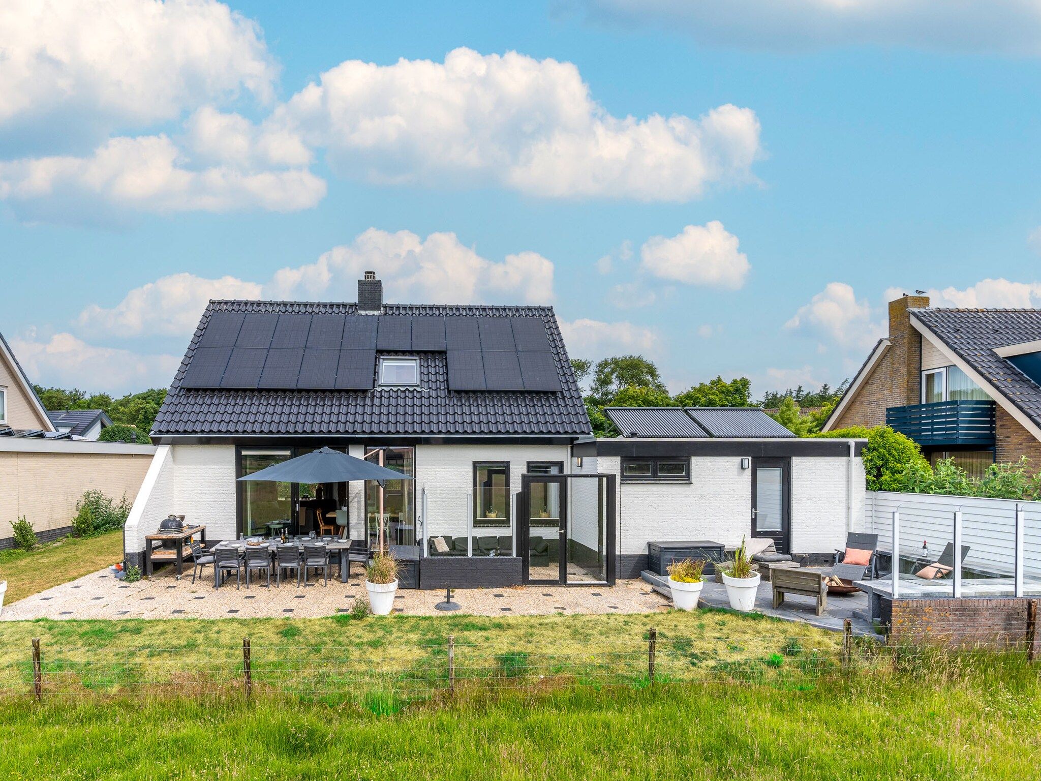 De buitenkant van Orchismient 17 in De Koog