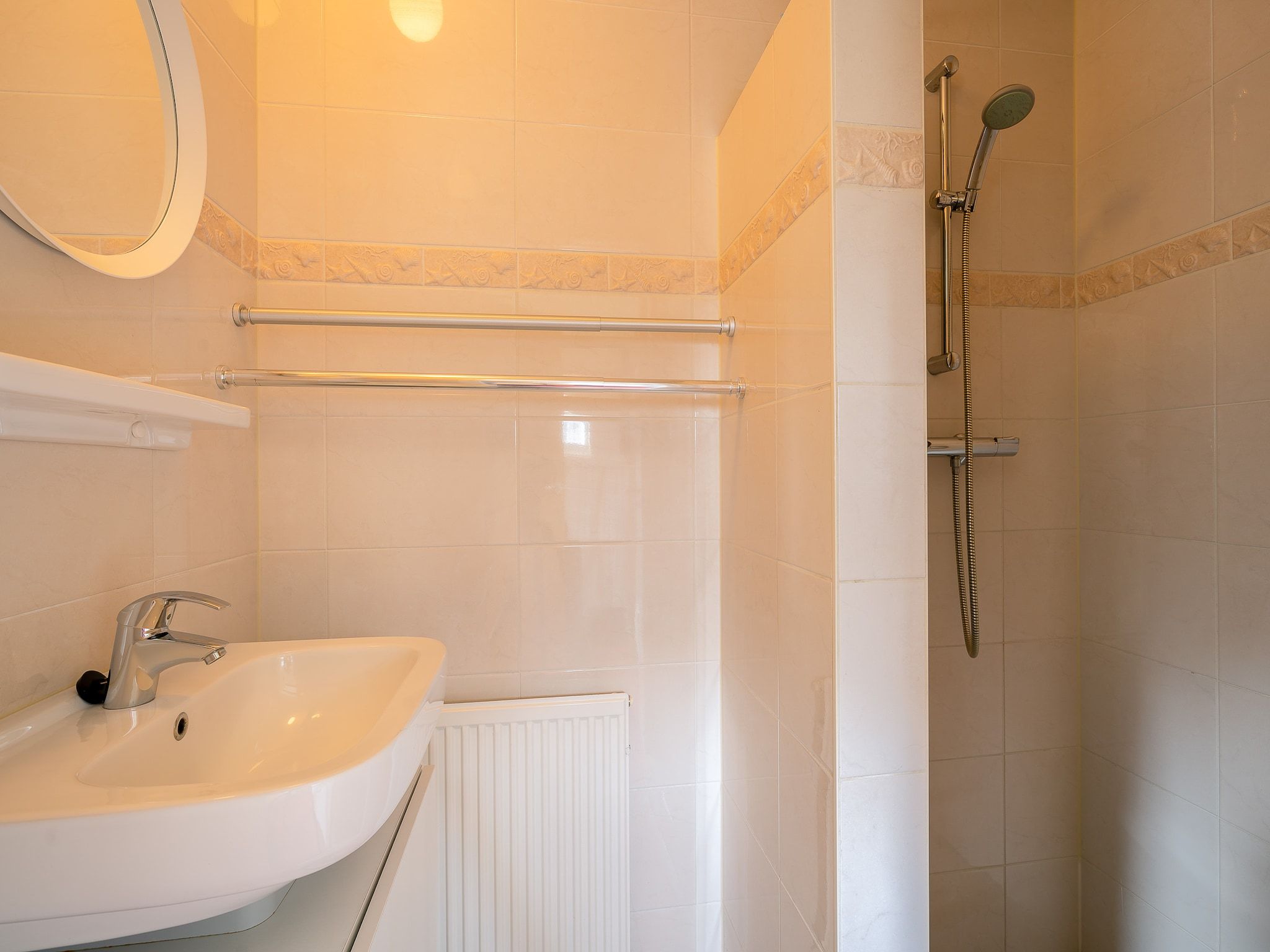De badkamer van De Boet Waalenburg in De Koog