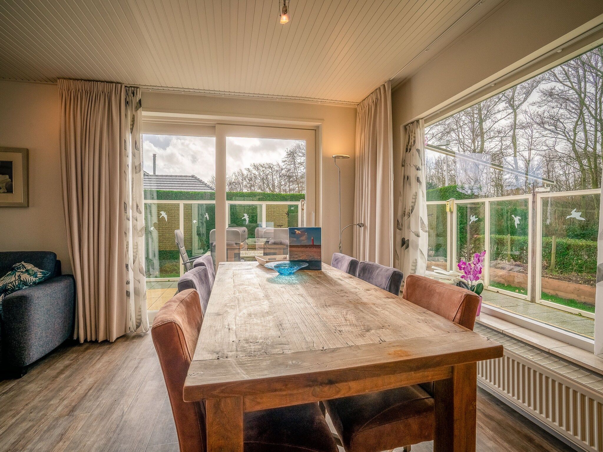 De eetkamer van Orchismient 2 in De Koog