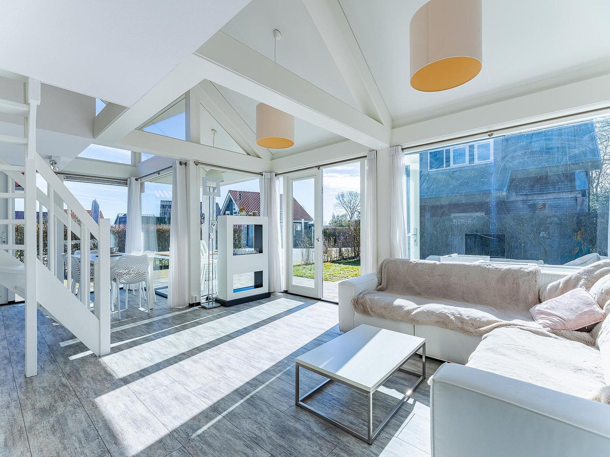 De woonkamer van Zonnedorp 4 Villa Jula Renesse | Comfortable beach villa for 6 People in Renesse