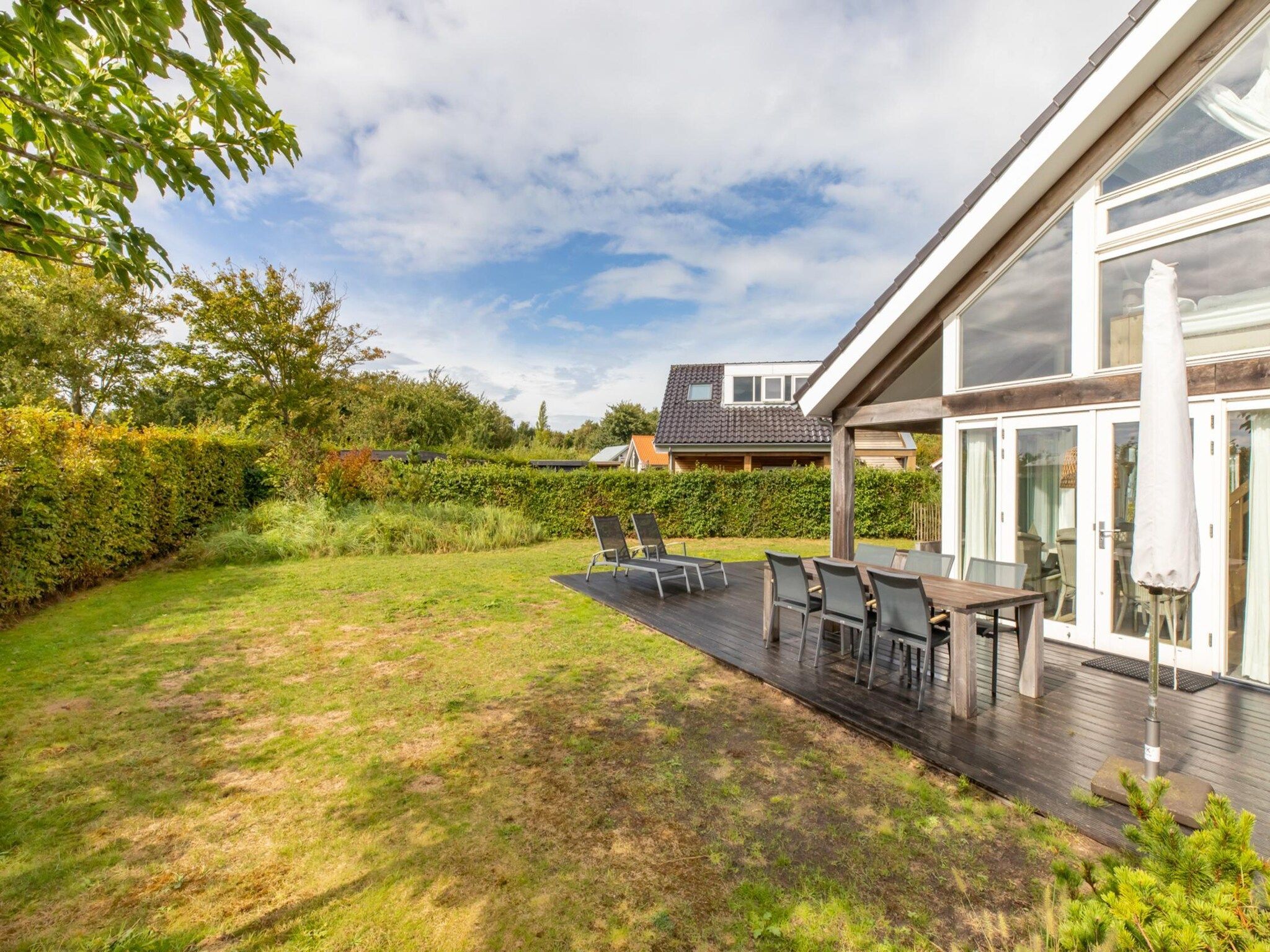 De tuin van Zonnedorp Kavel 10 Renesse | Villa near the Beach & with Spacious Garden in Renesse