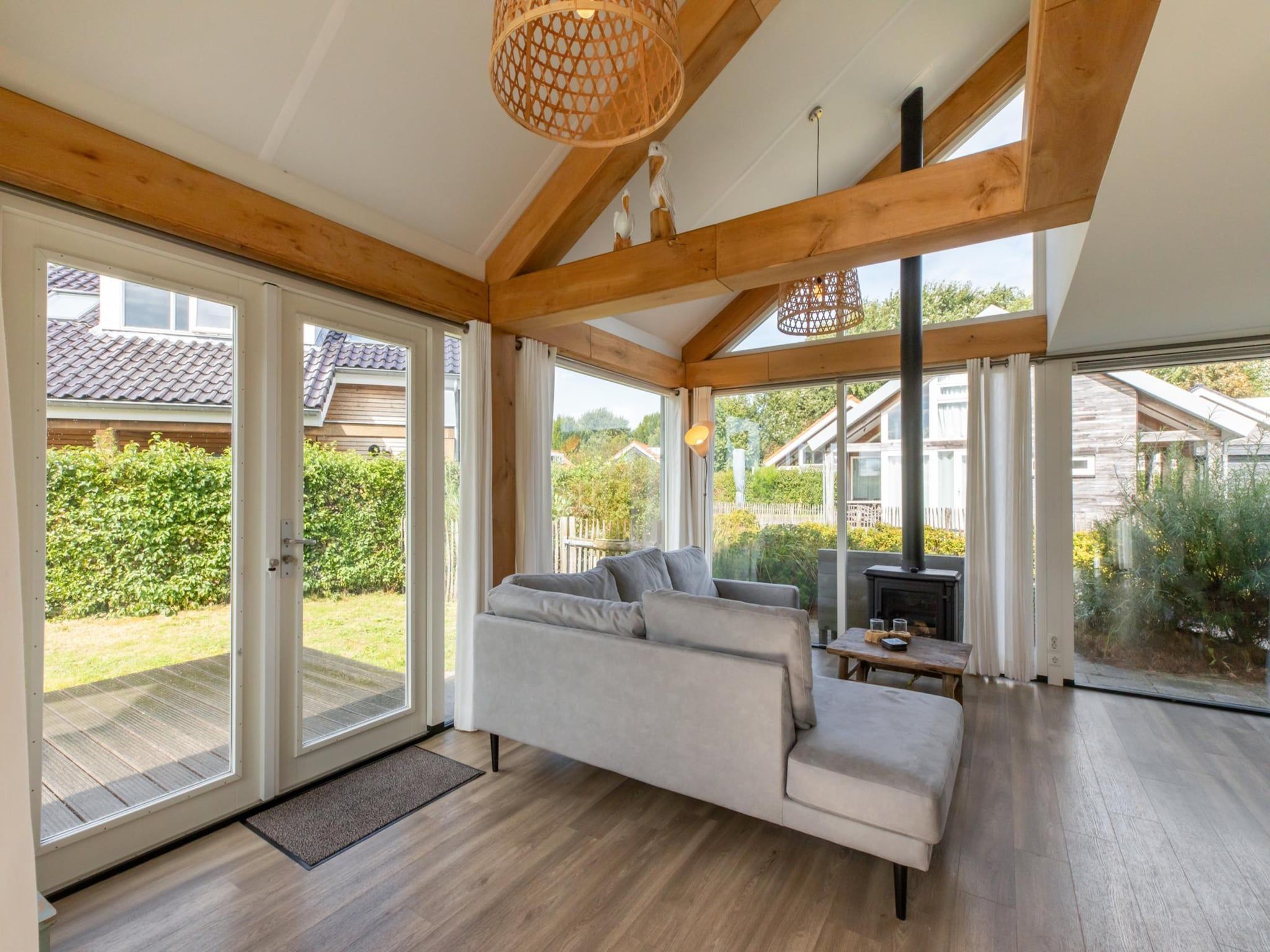 De woonkamer van Zonnedorp Kavel 10 Renesse | Villa near the Beach & with Spacious Garden in Renesse