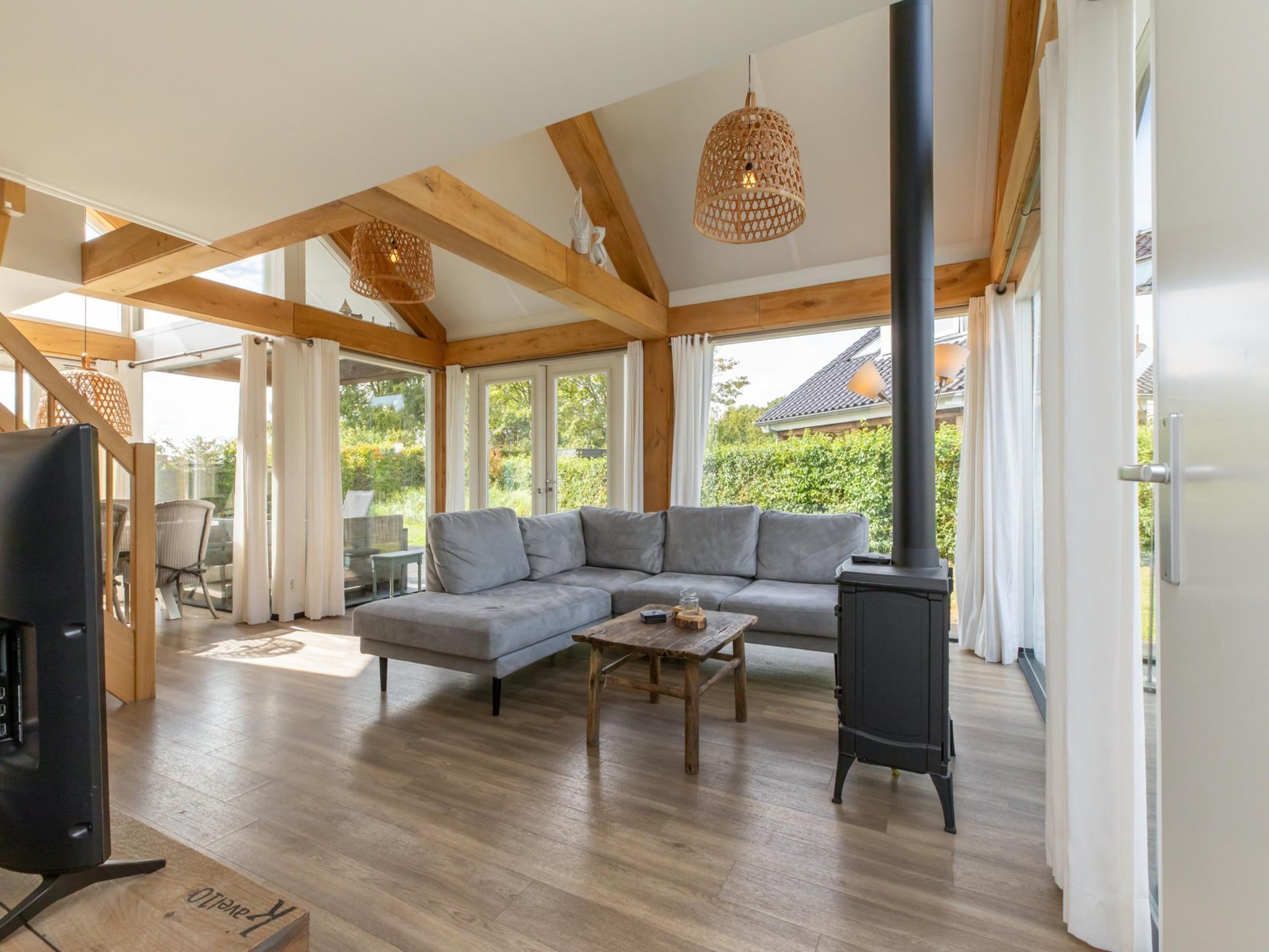De woonkamer van Zonnedorp Kavel 10 Renesse | Villa near the Beach & with Spacious Garden in Renesse
