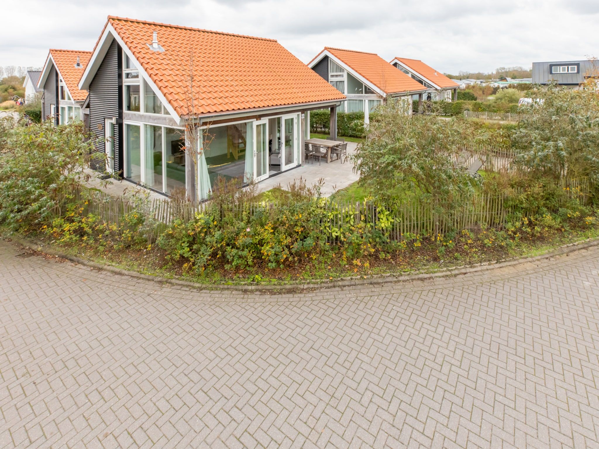 Zonnedorp 22  Holiday Home Anoes Renesse | Beach-nearby Comfort in Zeeland in Renesse - Foto 26 van 45