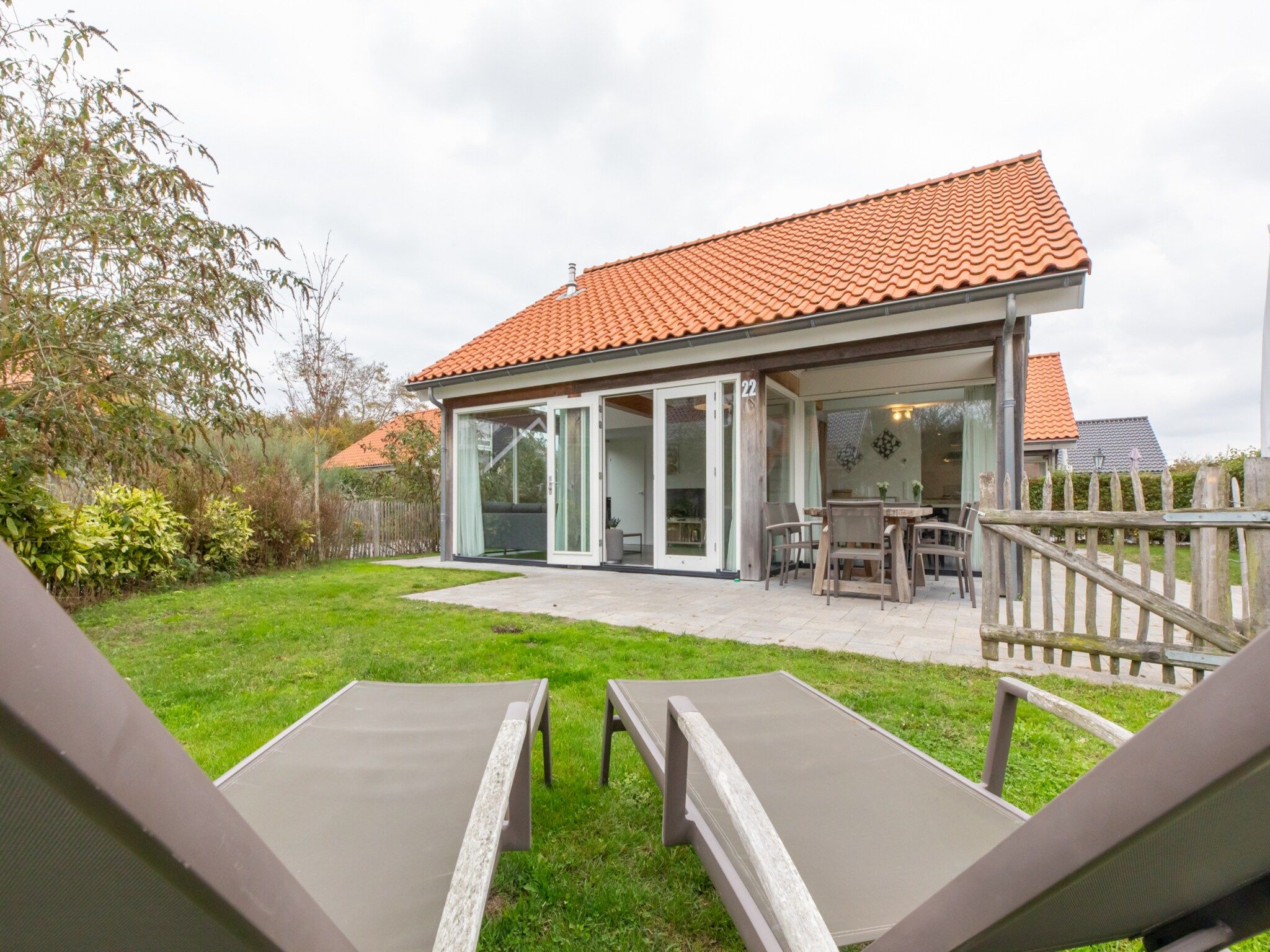 Zonnedorp 22  Holiday Home Anoes Renesse | Beach-nearby Comfort in Zeeland in Renesse - Foto 27 van 45