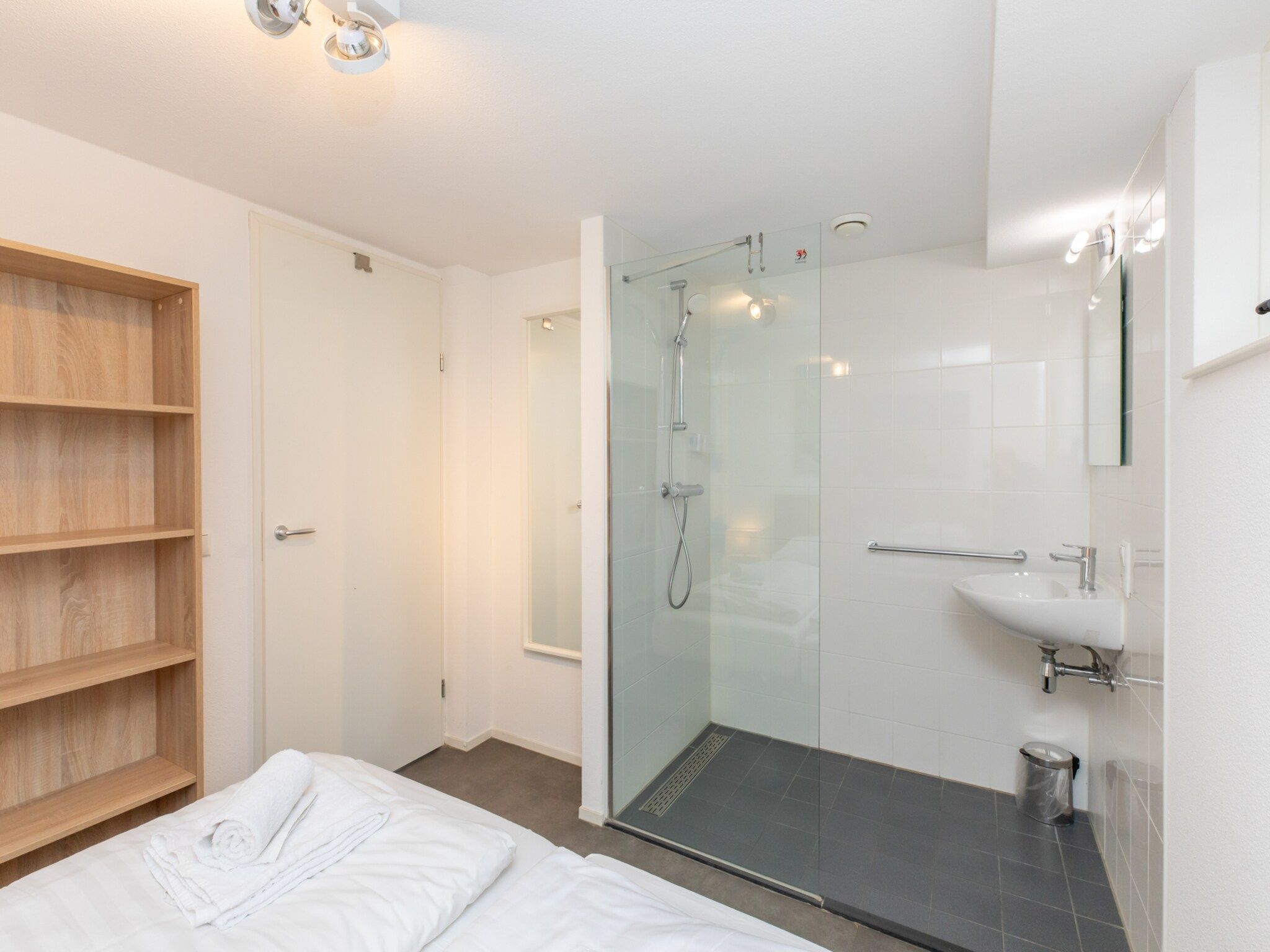 Zonnedorp 22  Holiday Home Anoes Renesse | Beach-nearby Comfort in Zeeland in Renesse - Foto 16 van 45
