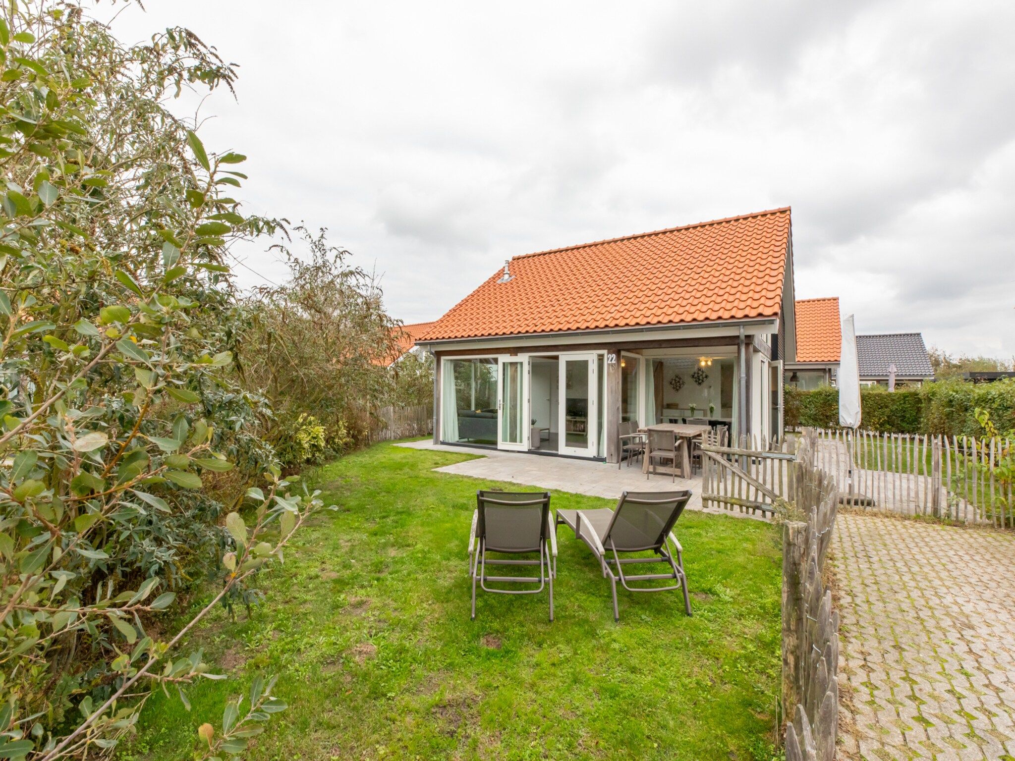 Zonnedorp 22  Holiday Home Anoes Renesse | Beach-nearby Comfort in Zeeland in Renesse - Foto 29 van 45