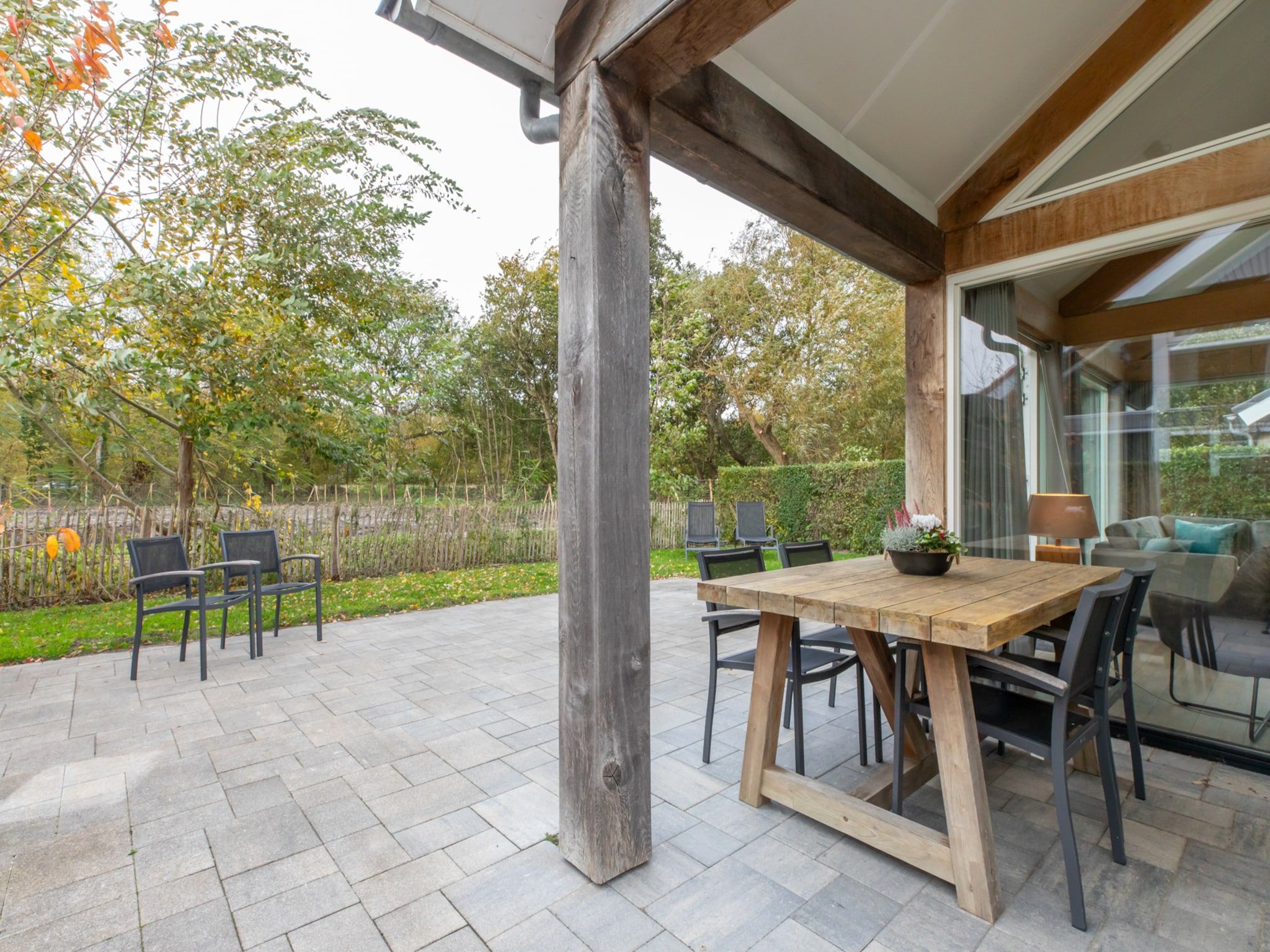 Het terras van Zonnedorp 21  Beach Villa Joya Renesse | Luxury Beach Villa with Sauna in Renesse