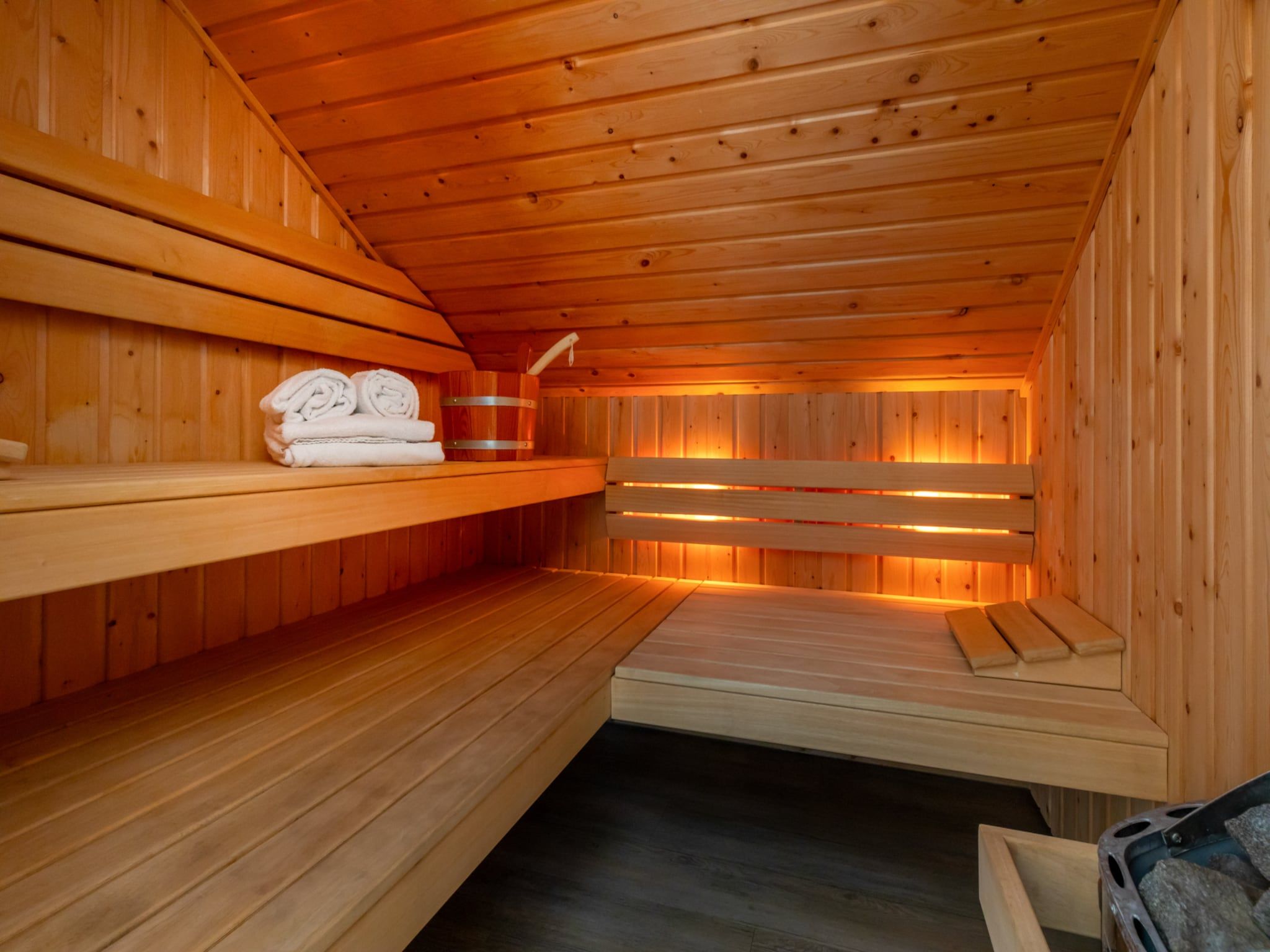 Voorzieningen bij Zonnedorp 21  Beach Villa Joya Renesse | Luxury Beach Villa with Sauna in Renesse