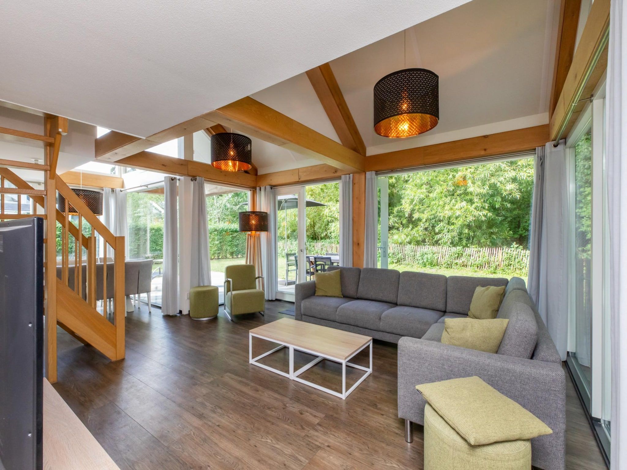 De woonkamer van Zonnedorp 23 Zeeland Huis Renesse: Luxury Beach Holiday | Close to North Sea in Renesse