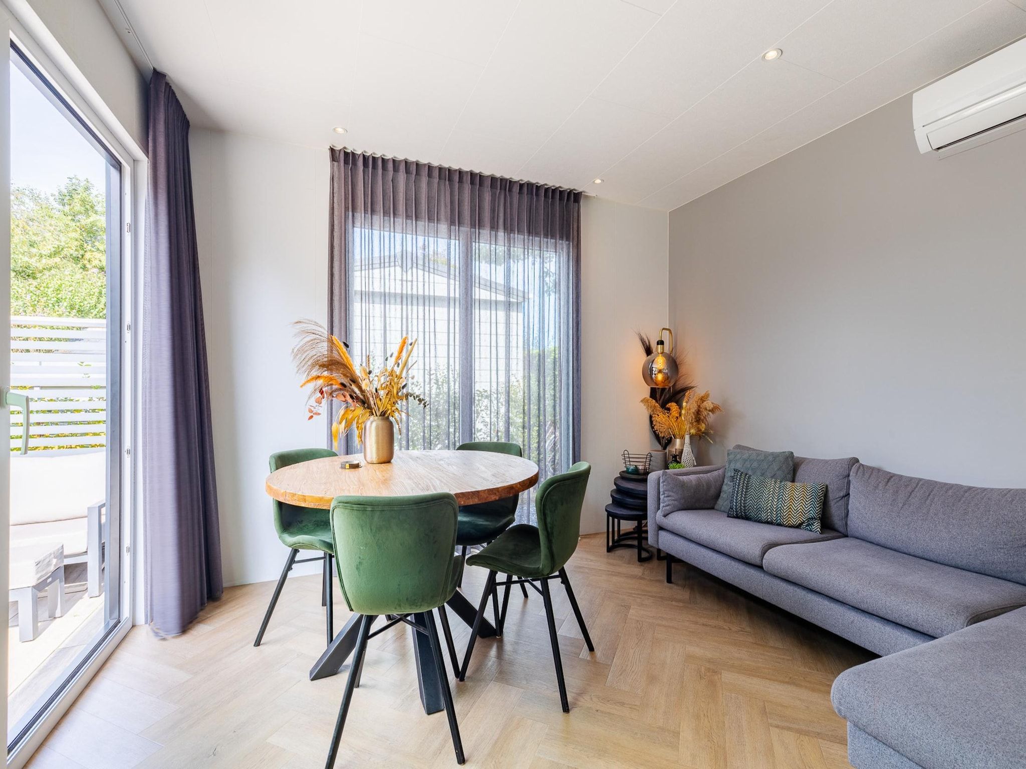 De woonkamer van Chalet Julianahoeve | Beachhouse Renesse 2645 in Renesse