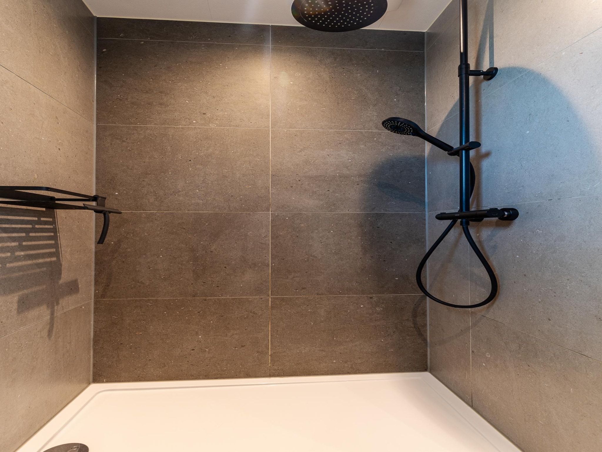 De badkamer van Chalet Julianahoeve | Beachhouse Renesse 2645 in Renesse