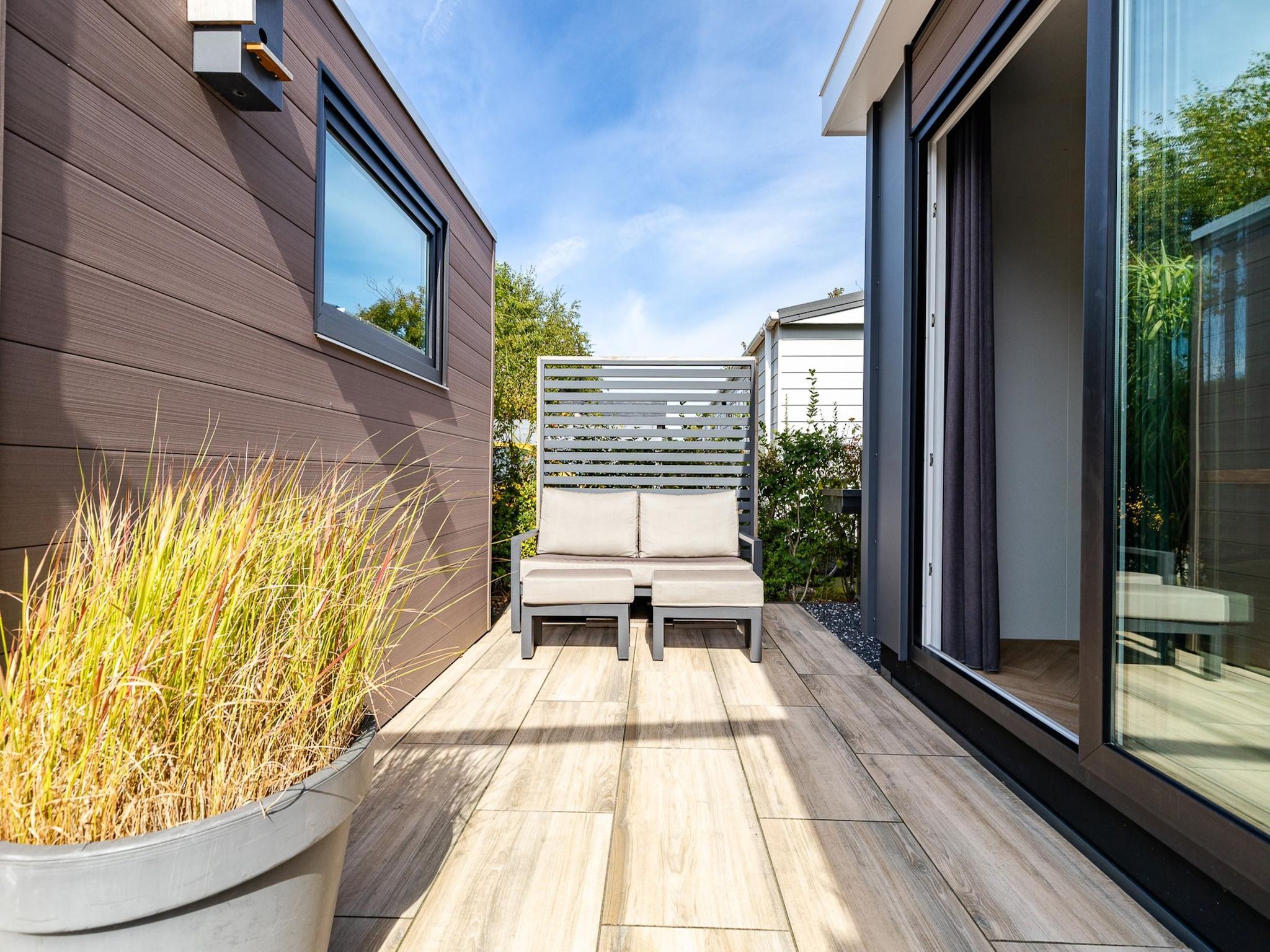 Het terras van Chalet Julianahoeve | Beachhouse Renesse 2645 in Renesse