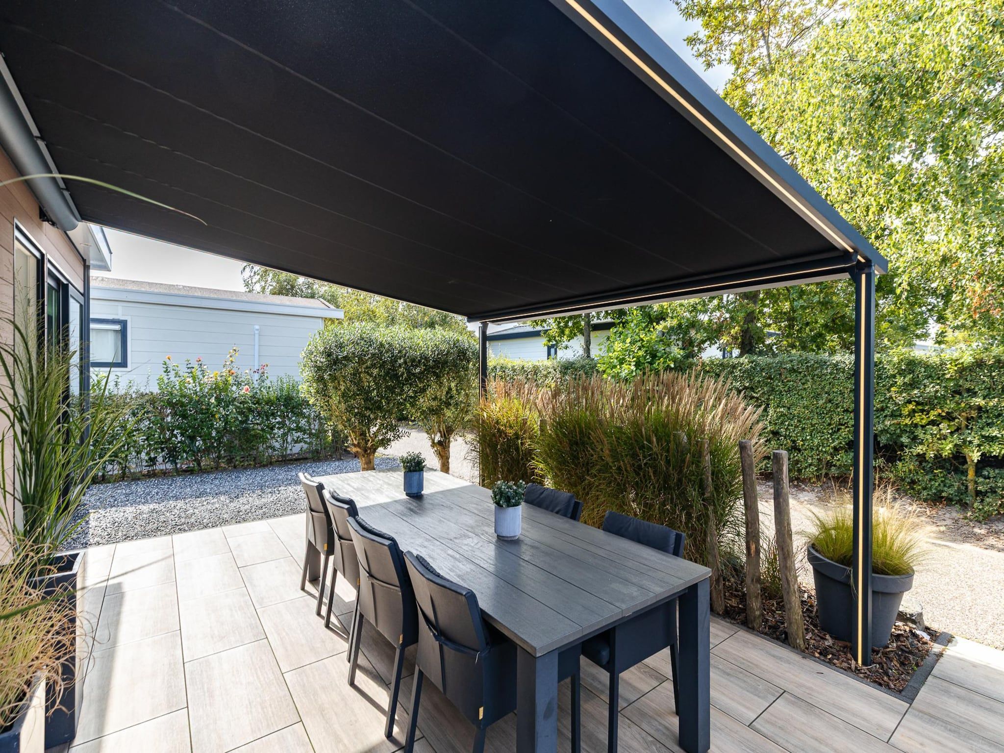Het terras van Chalet Julianahoeve | Beachhouse Renesse 2645 in Renesse