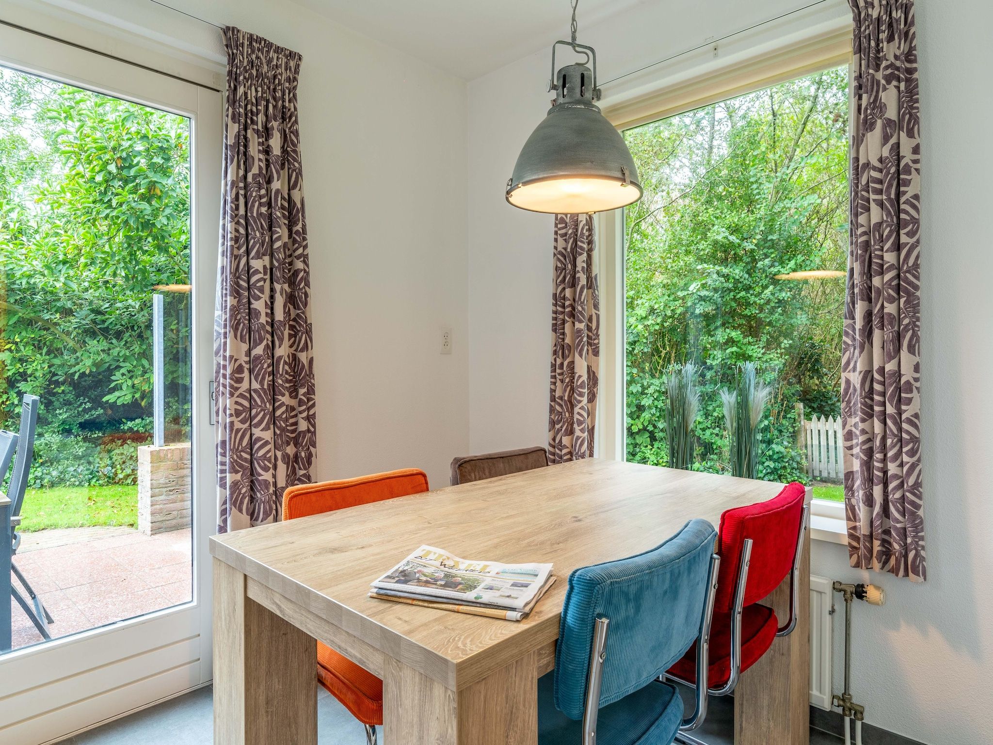 De eetkamer van Nieuwlanderweg 51 in De Waal