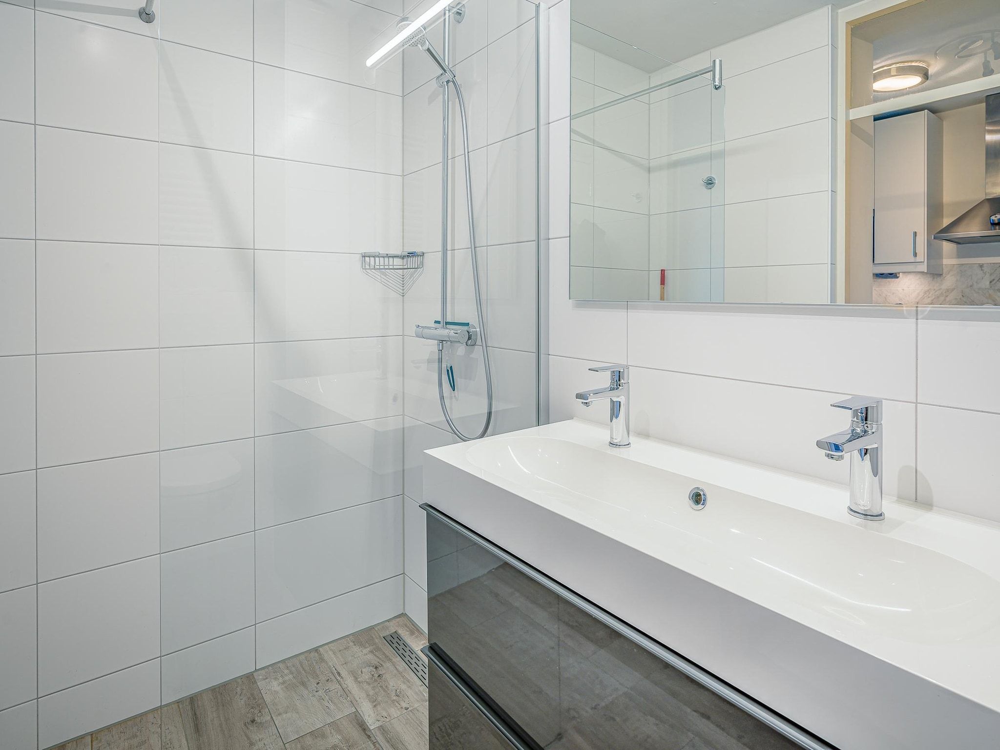 De badkamer van Juliana 068 in De Koog