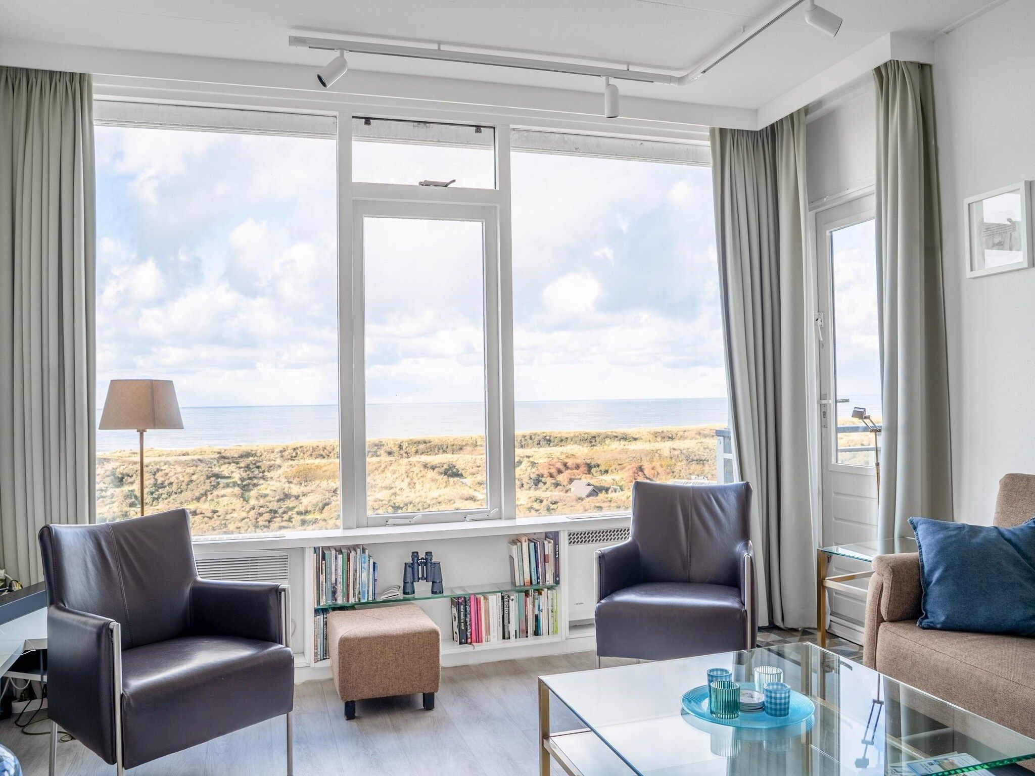 De woonkamer van Juliana 160 in De Koog