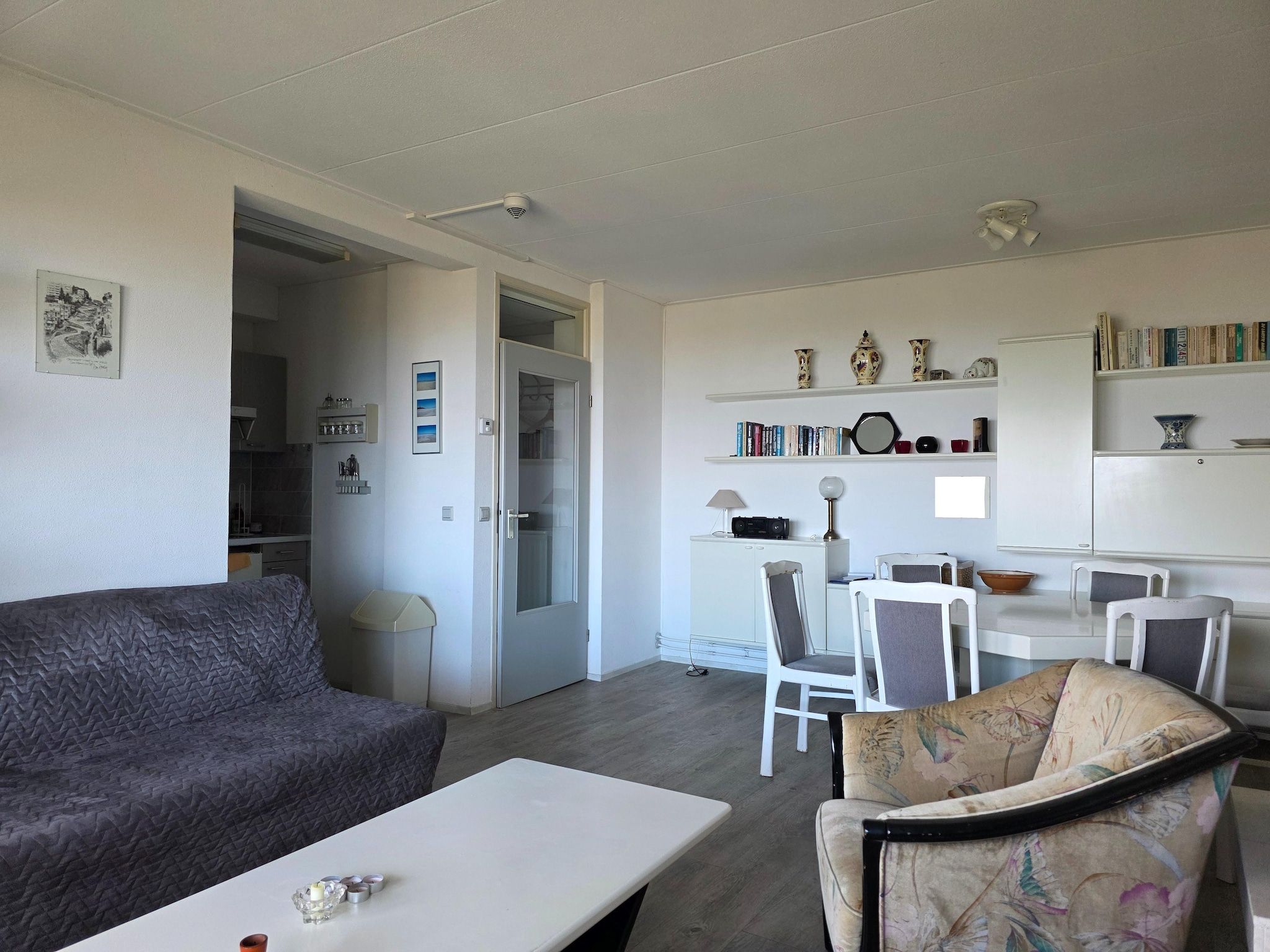 De woonkamer van Juliana 162 in De Koog