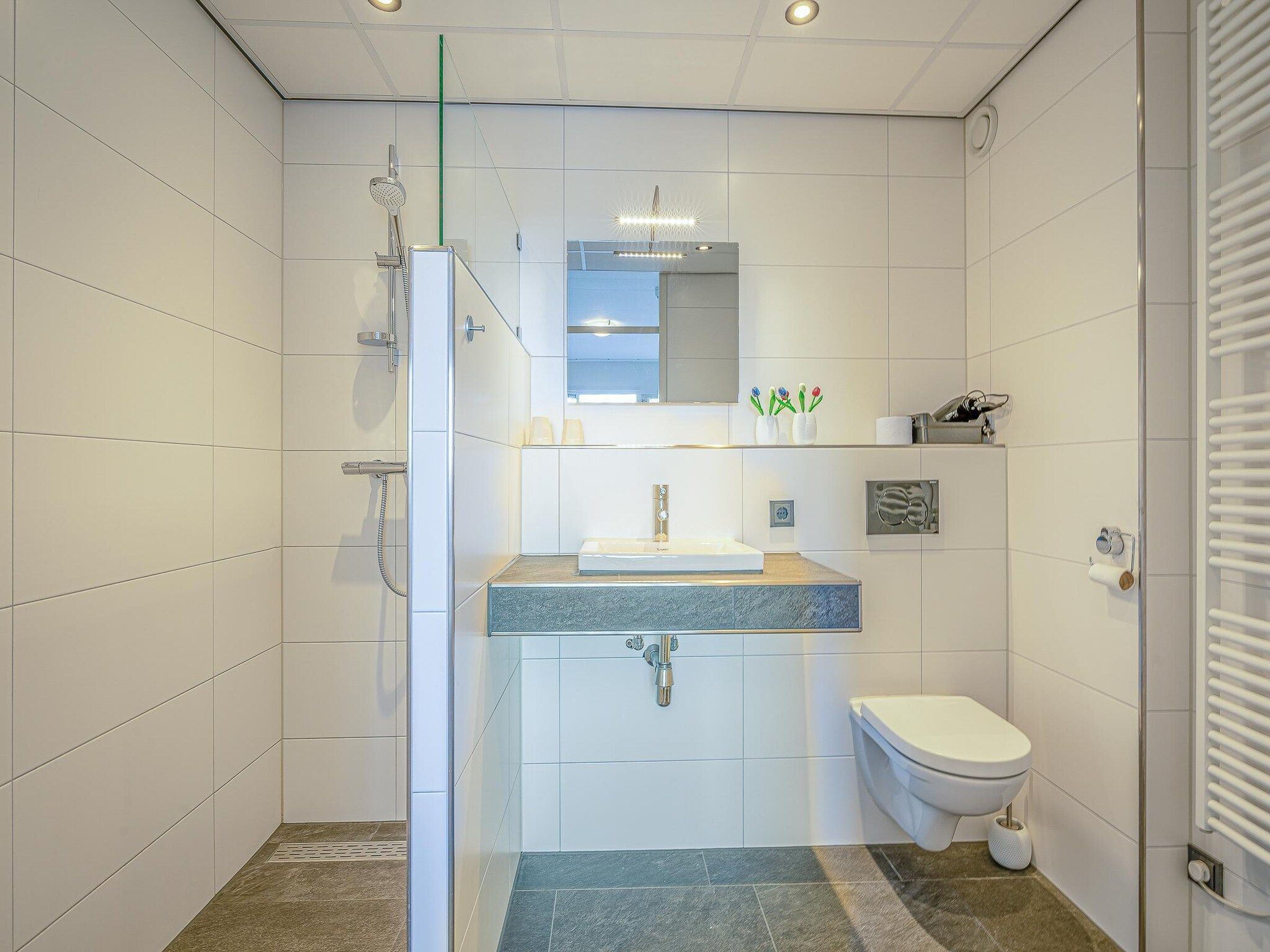 De badkamer van Juliana 078 in De Koog