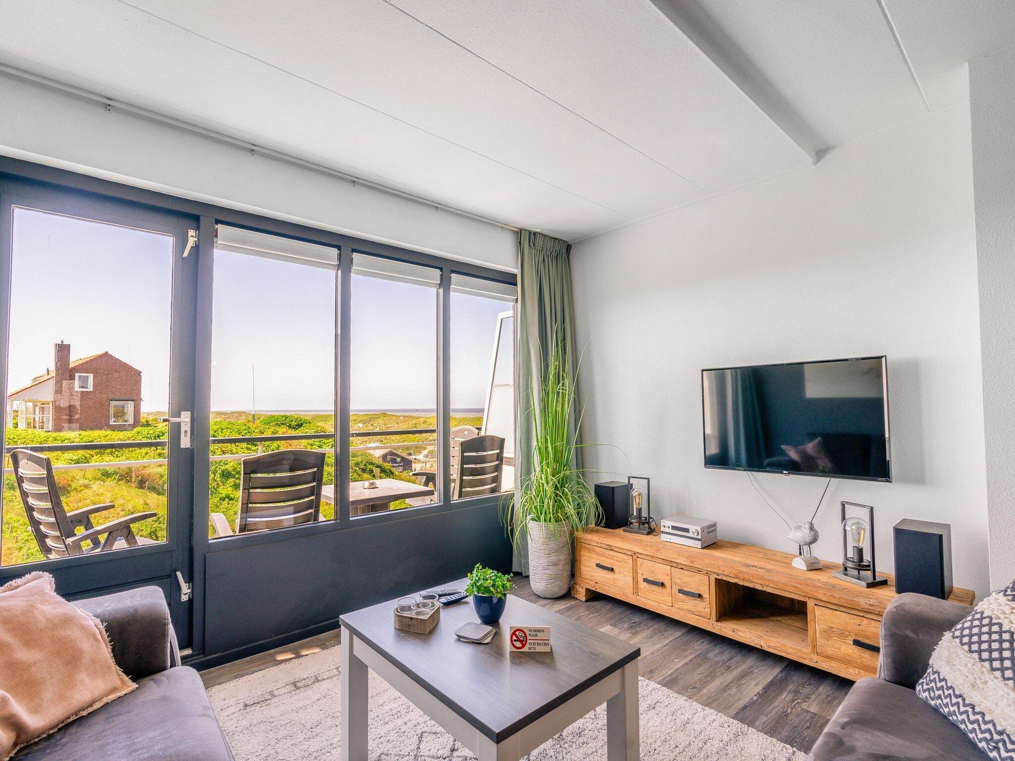 De woonkamer van Juliana 094 in De Koog