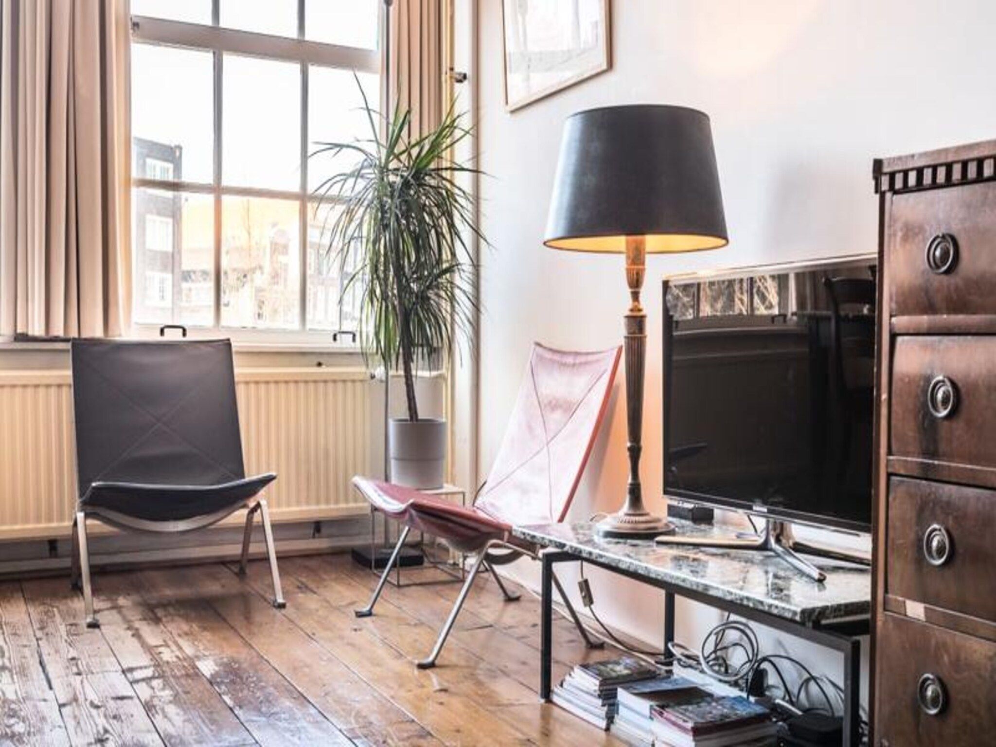 Classy Room 17th Century Canal House in Amsterdam - Foto 6 van 44