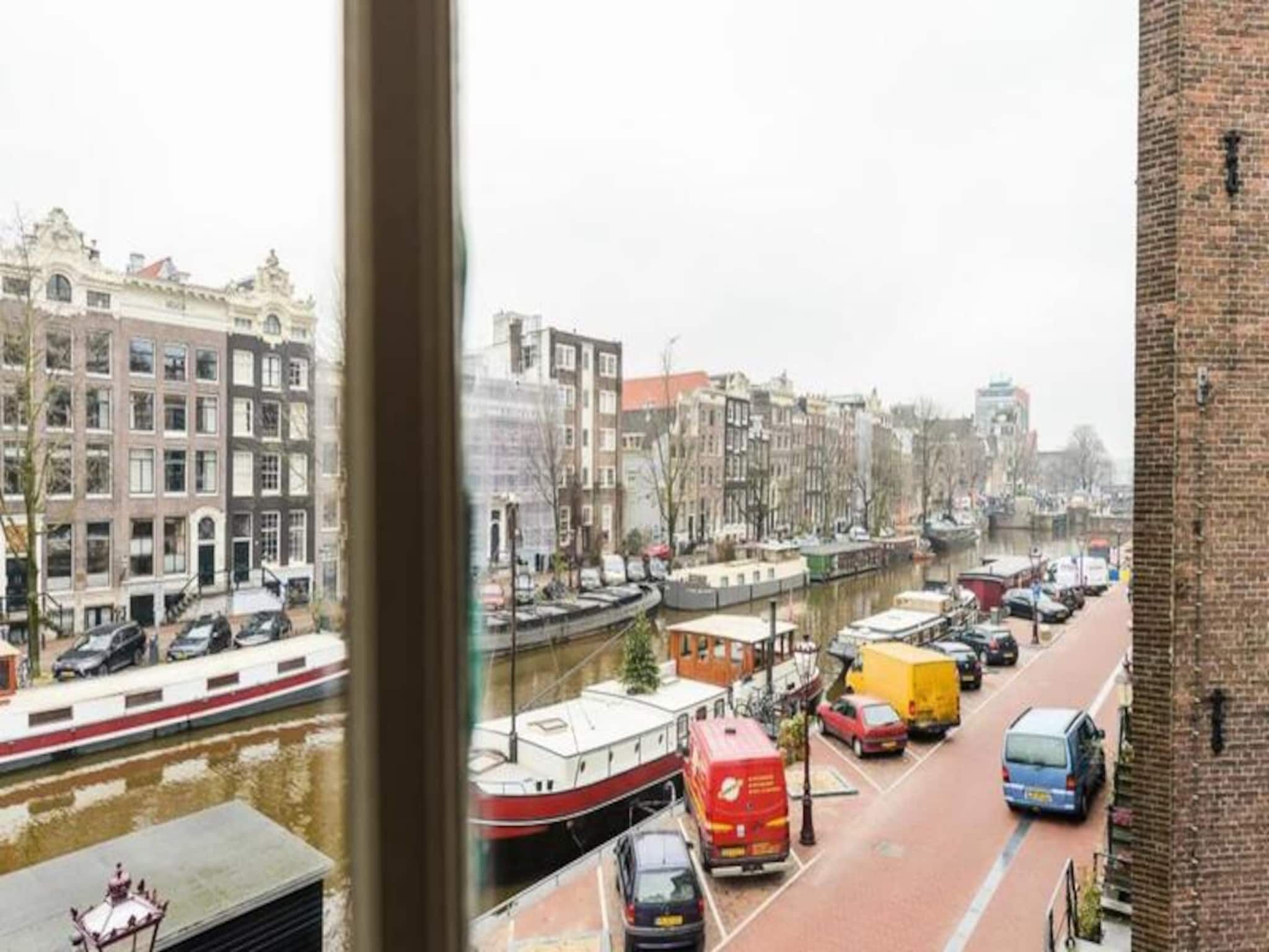 Classy Room 17th Century Canal House in Amsterdam - Foto 9 van 44