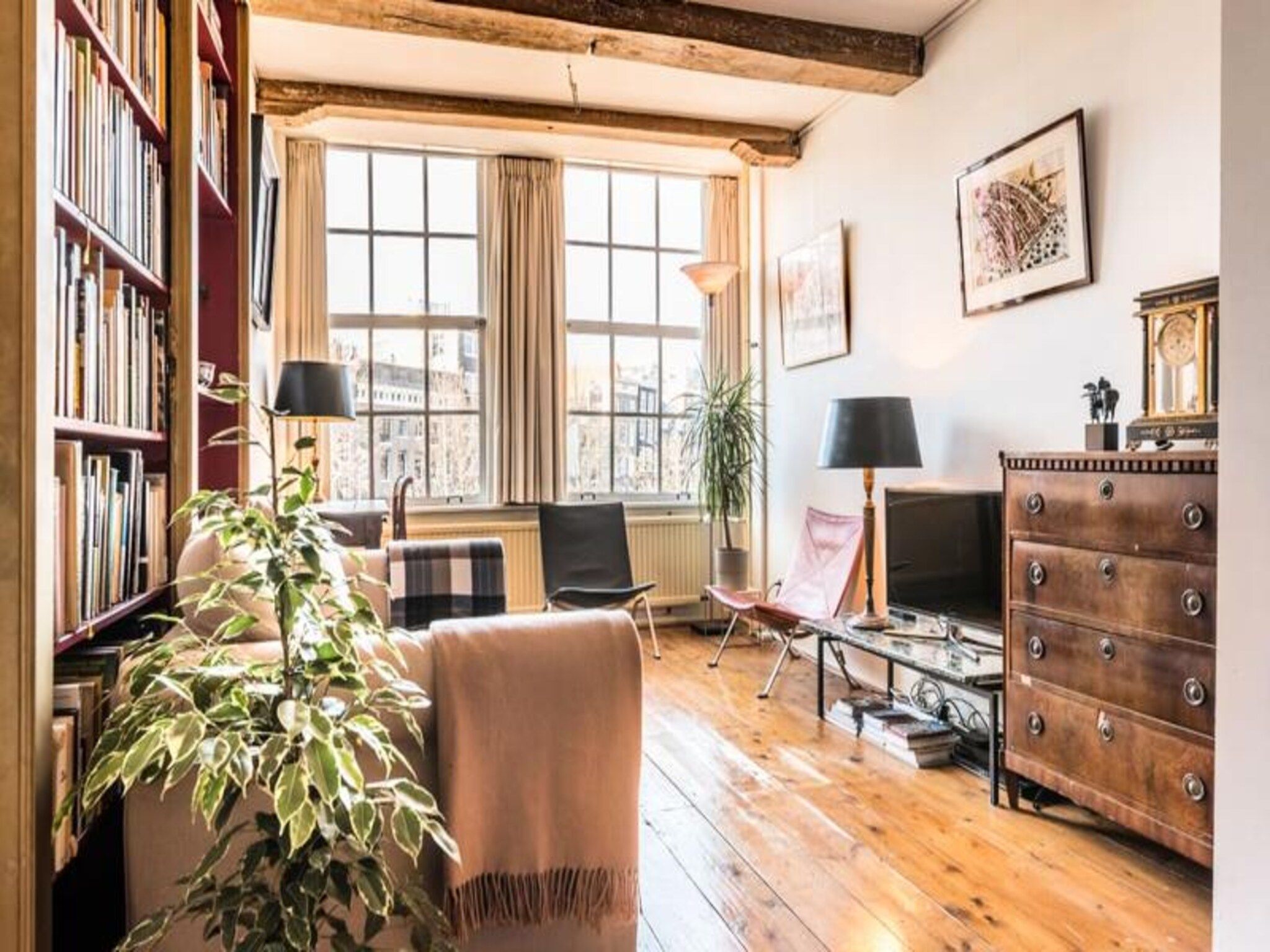 Classy Room 17th Century Canal House in Amsterdam - Foto 25 van 44