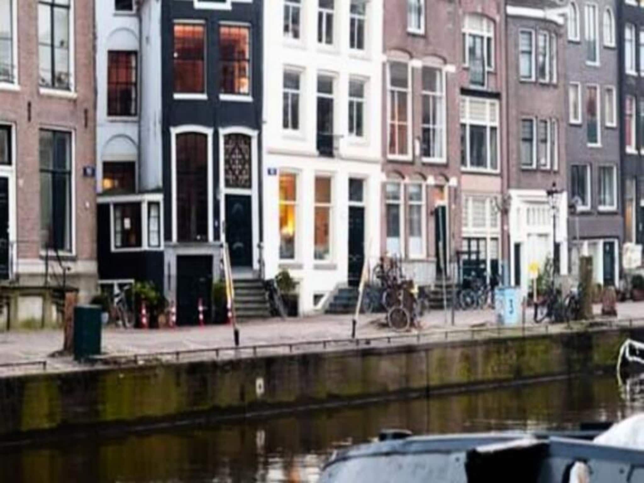 Classy Room 17th Century Canal House in Amsterdam - Foto 30 van 44