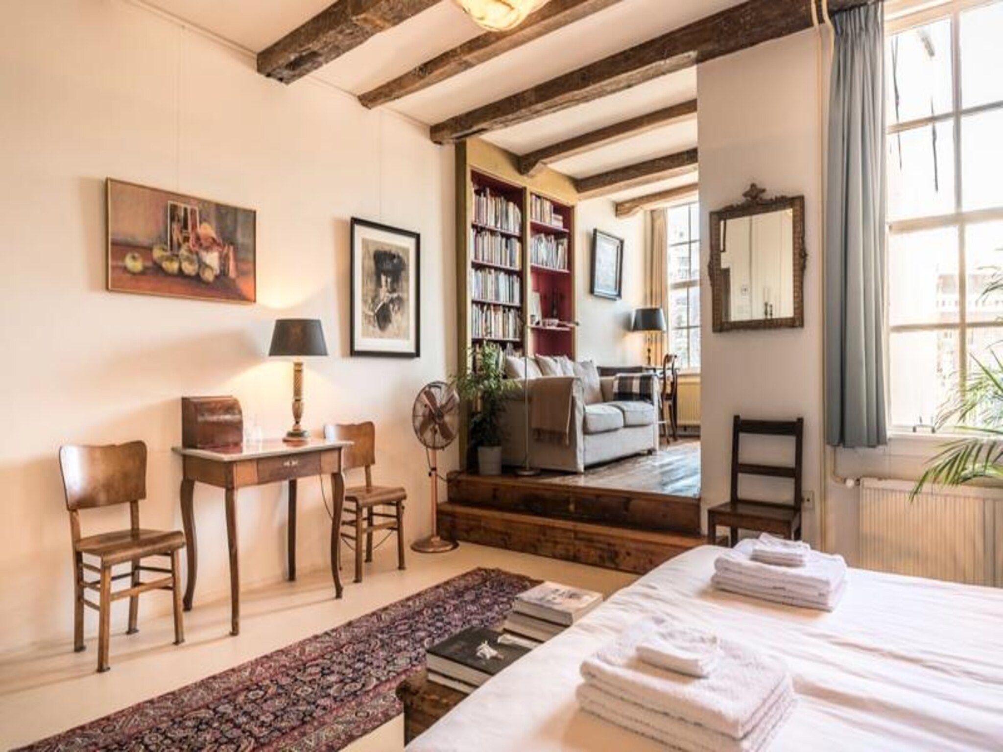 Classy Room 17th Century Canal House in Amsterdam - Foto 21 van 44