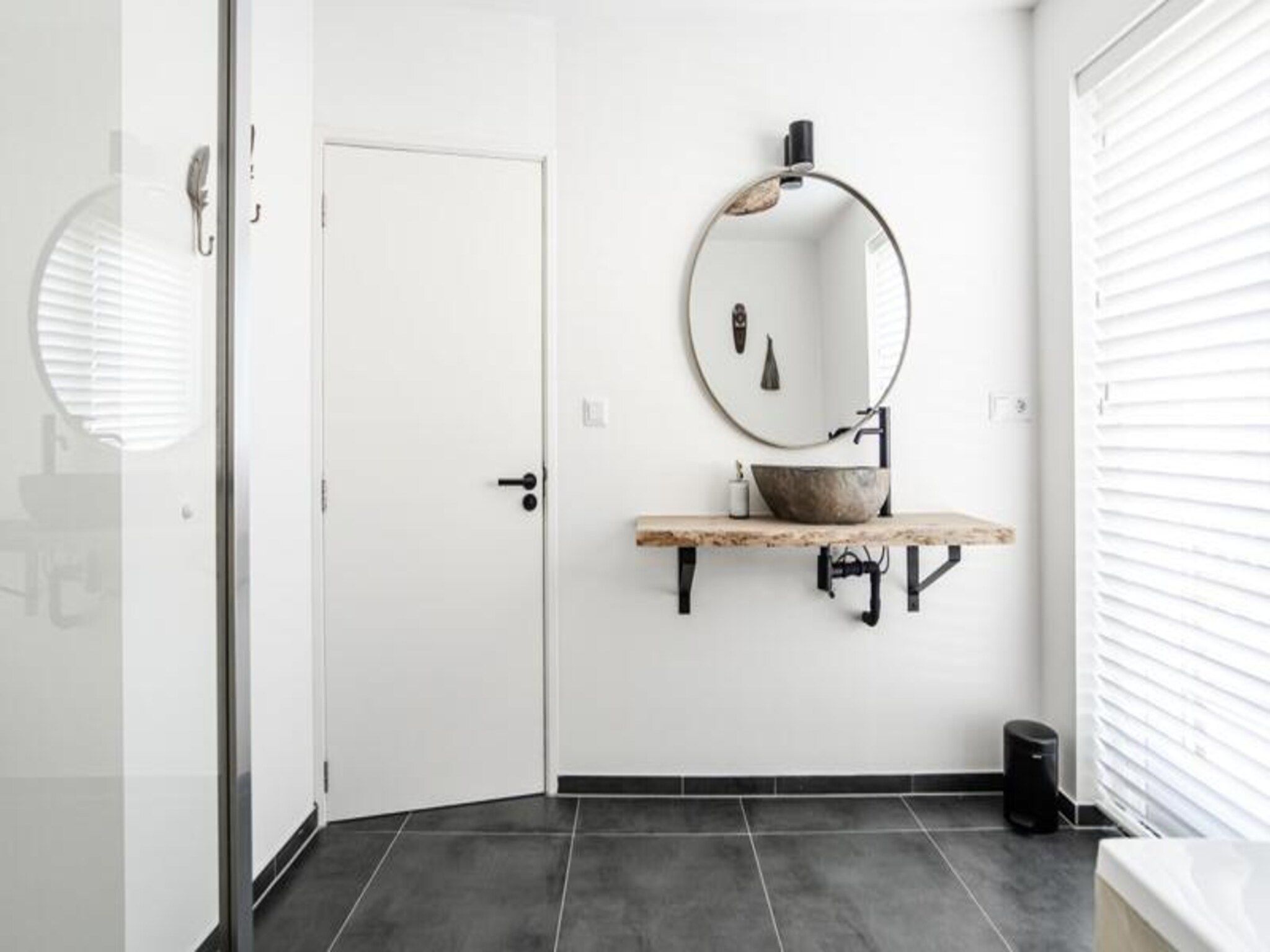 Marley&rsquo;s Beachhouse - Luxury Guest Room With Balcony in Zandvoort - Foto 16 van 25
