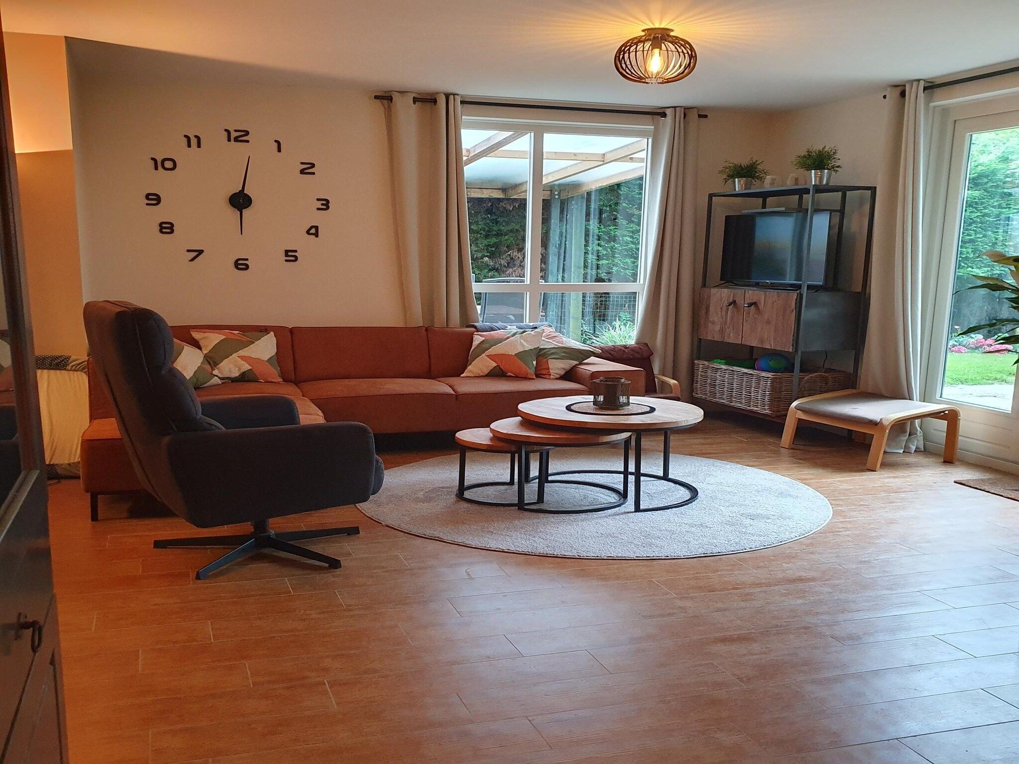 De woonkamer van 7 - Persoons Forest 217 Sauna Bungalow in Ewijk