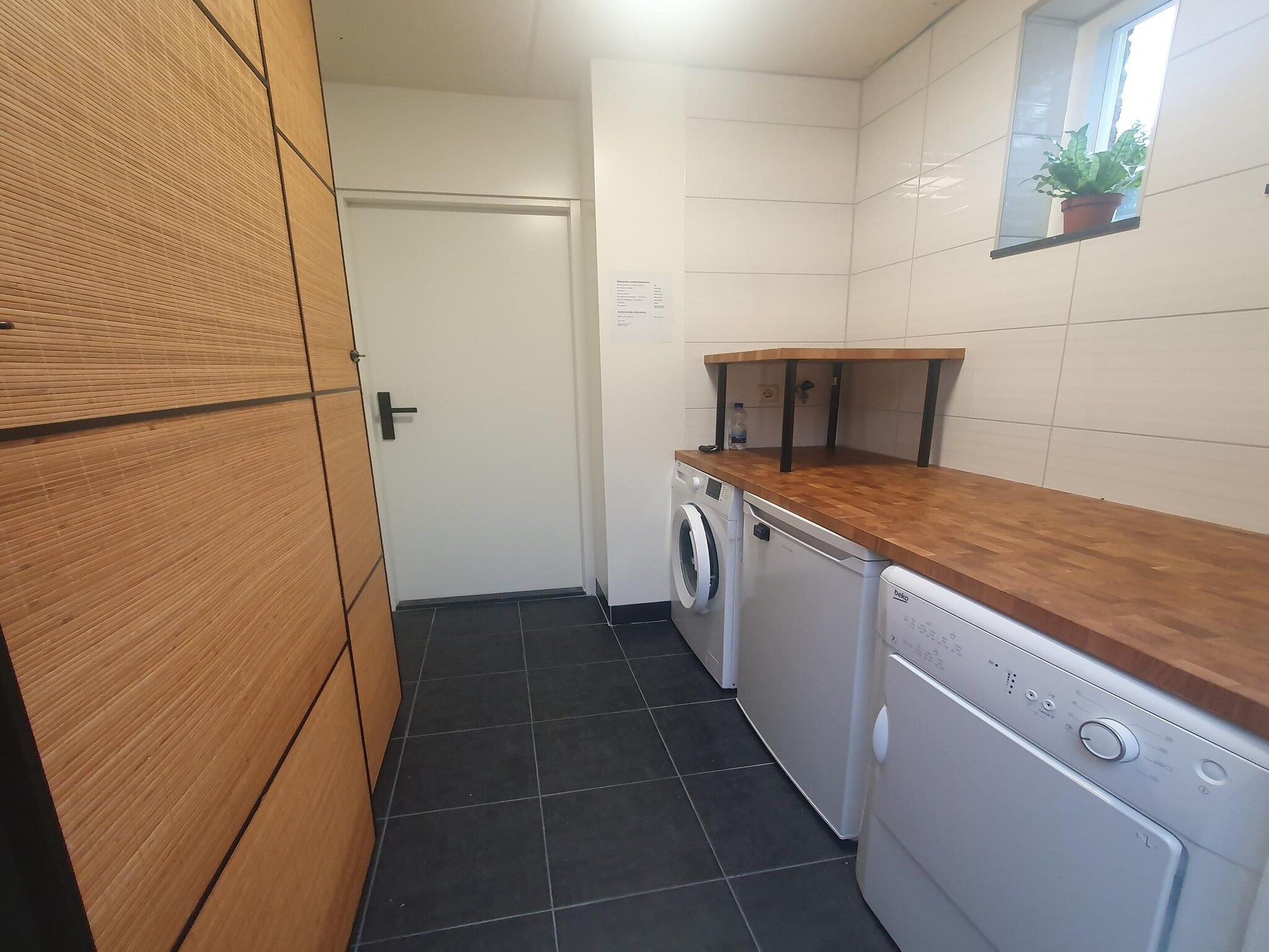 De keuken van 7 - Persoons Forest 217 Sauna Bungalow in Ewijk