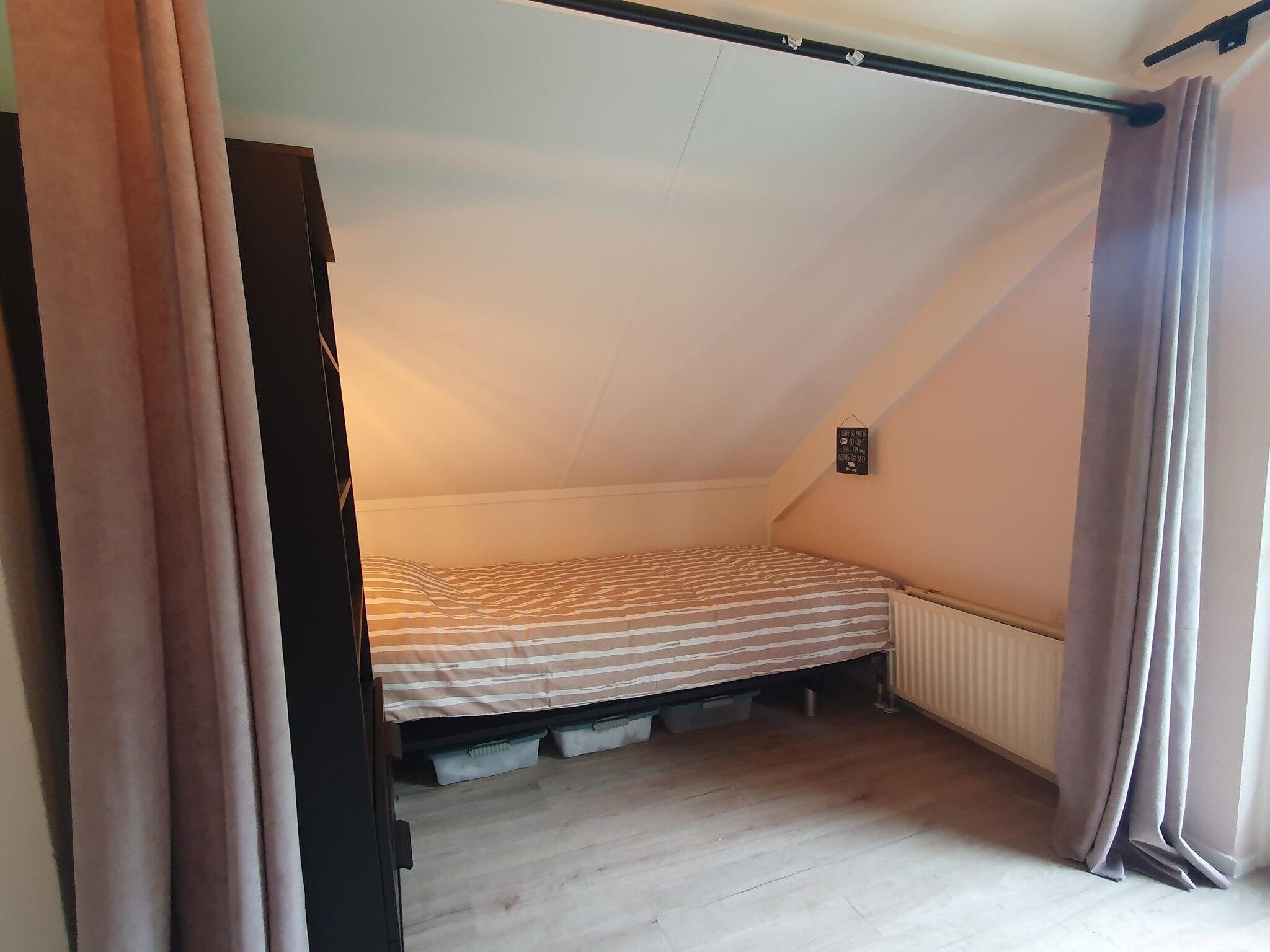 Een slaapkamer van 7 - Persoons Forest 217 Sauna Bungalow in Ewijk