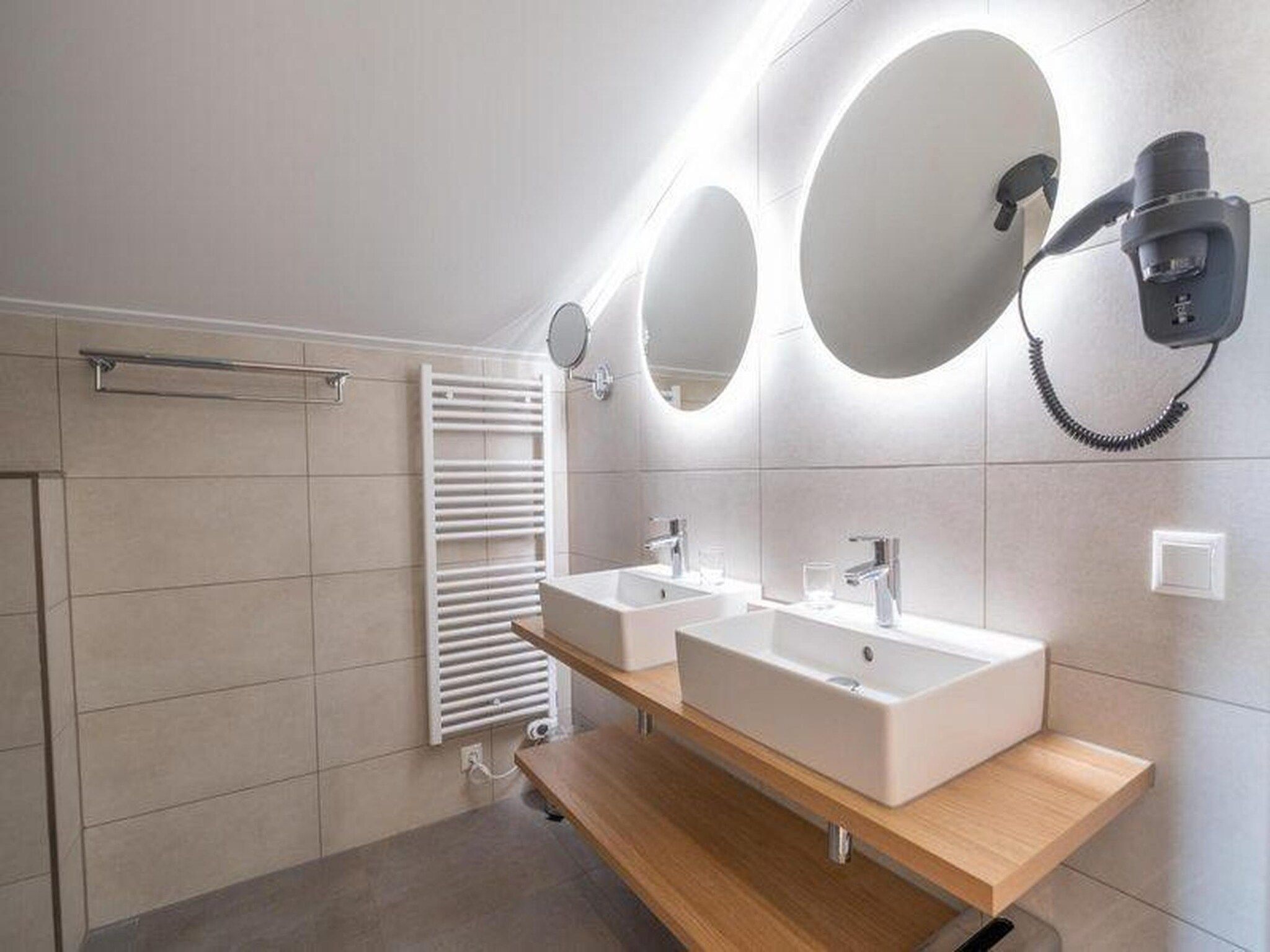 De badkamer van Luxury Beach Apartment | 8 Pers. in Workum