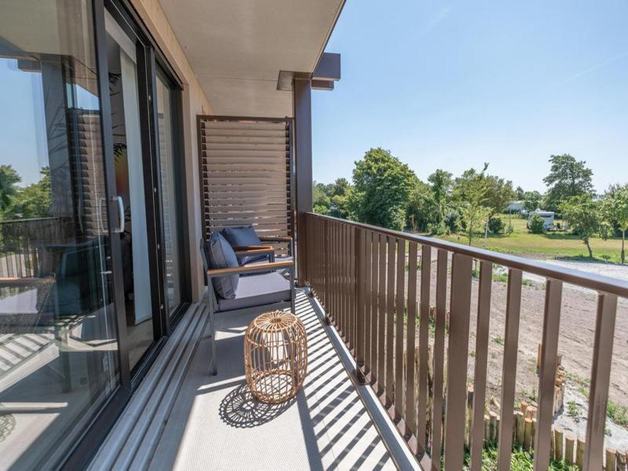 Het terras van Luxury Beach Apartment | 8 Pers. in Workum