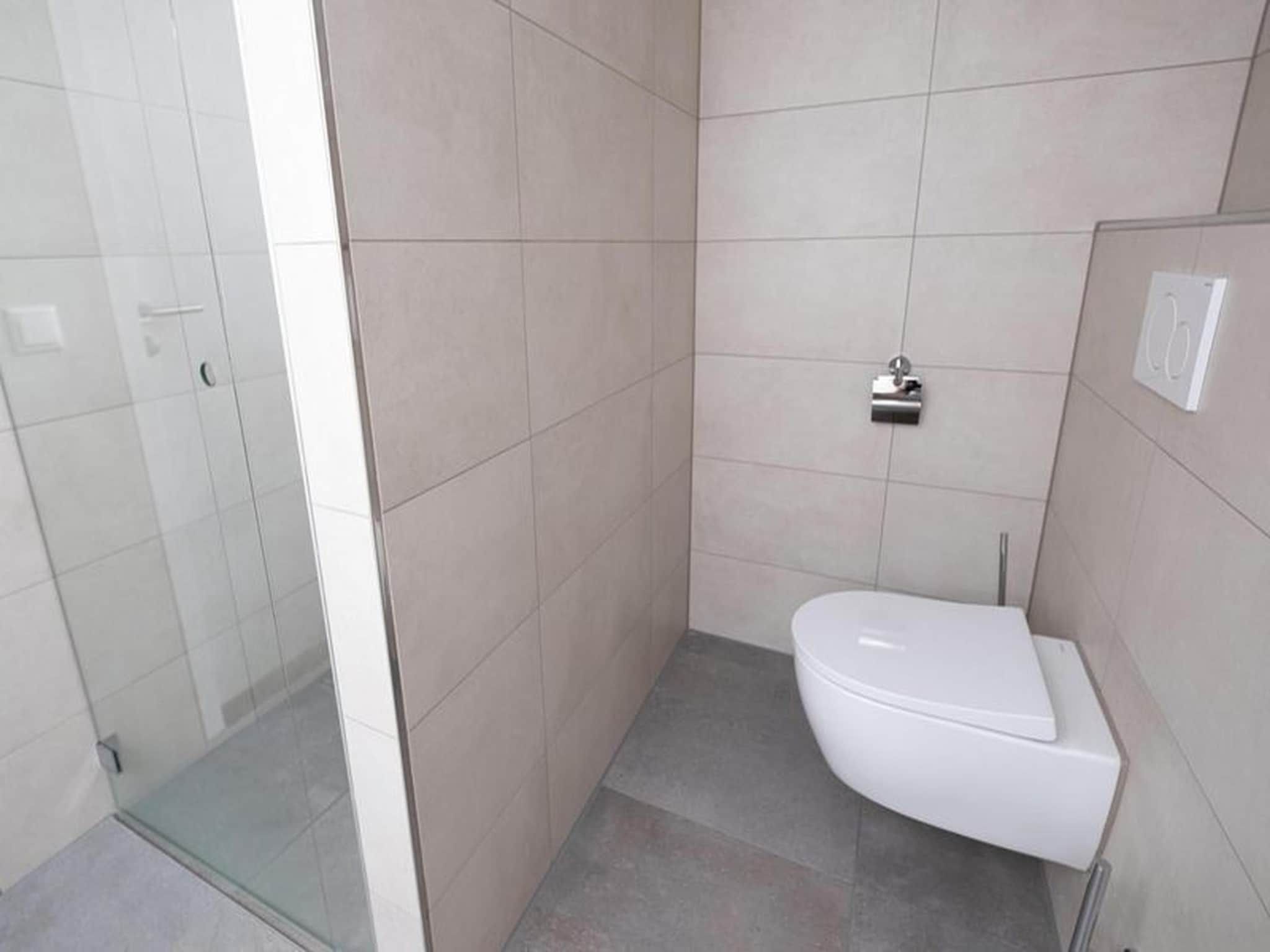 De badkamer van Luxury Beach Apartment | 6 Pers. in Workum