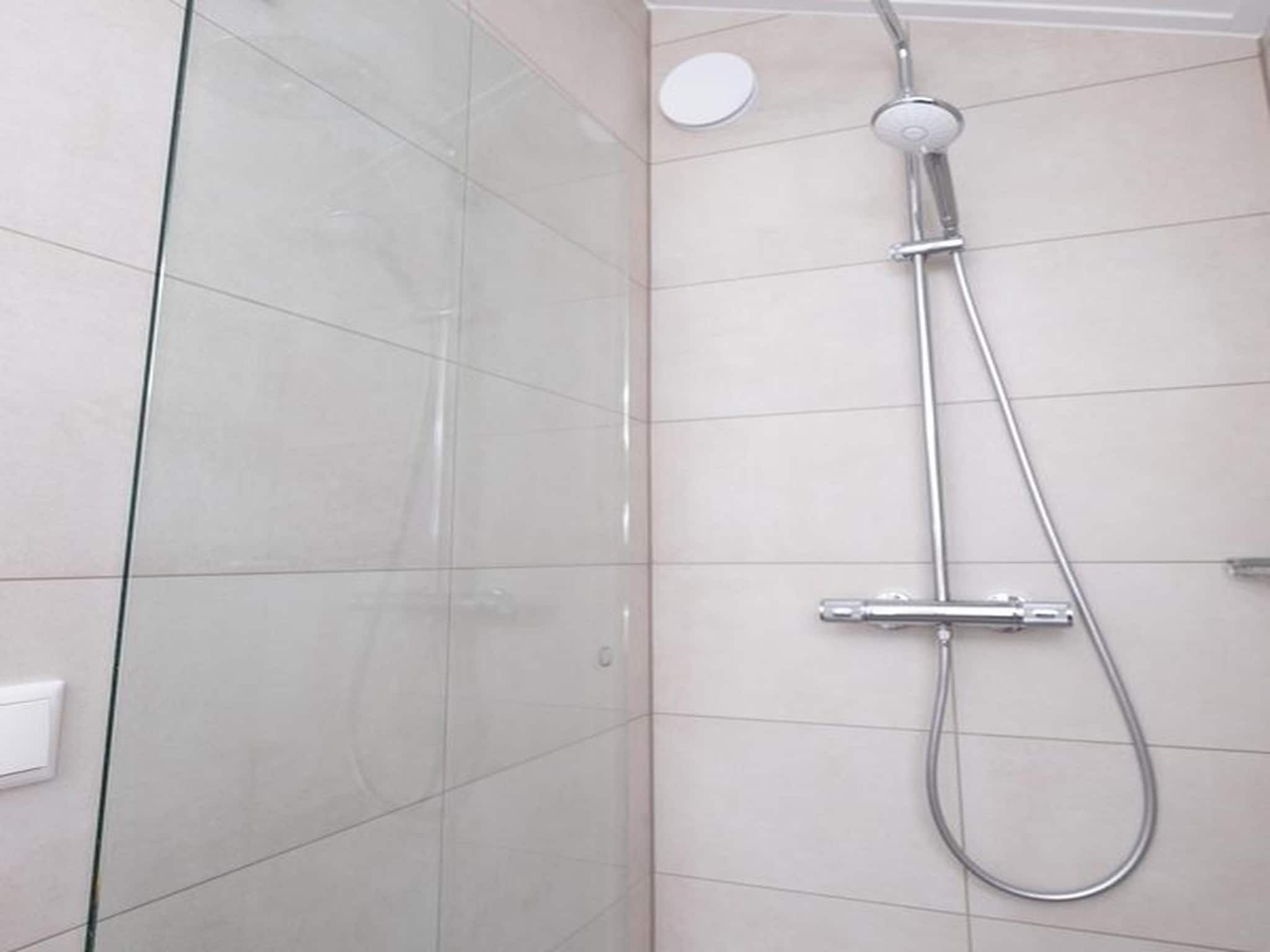 De badkamer van Luxury Beach Apartment | 6 Pers. in Workum