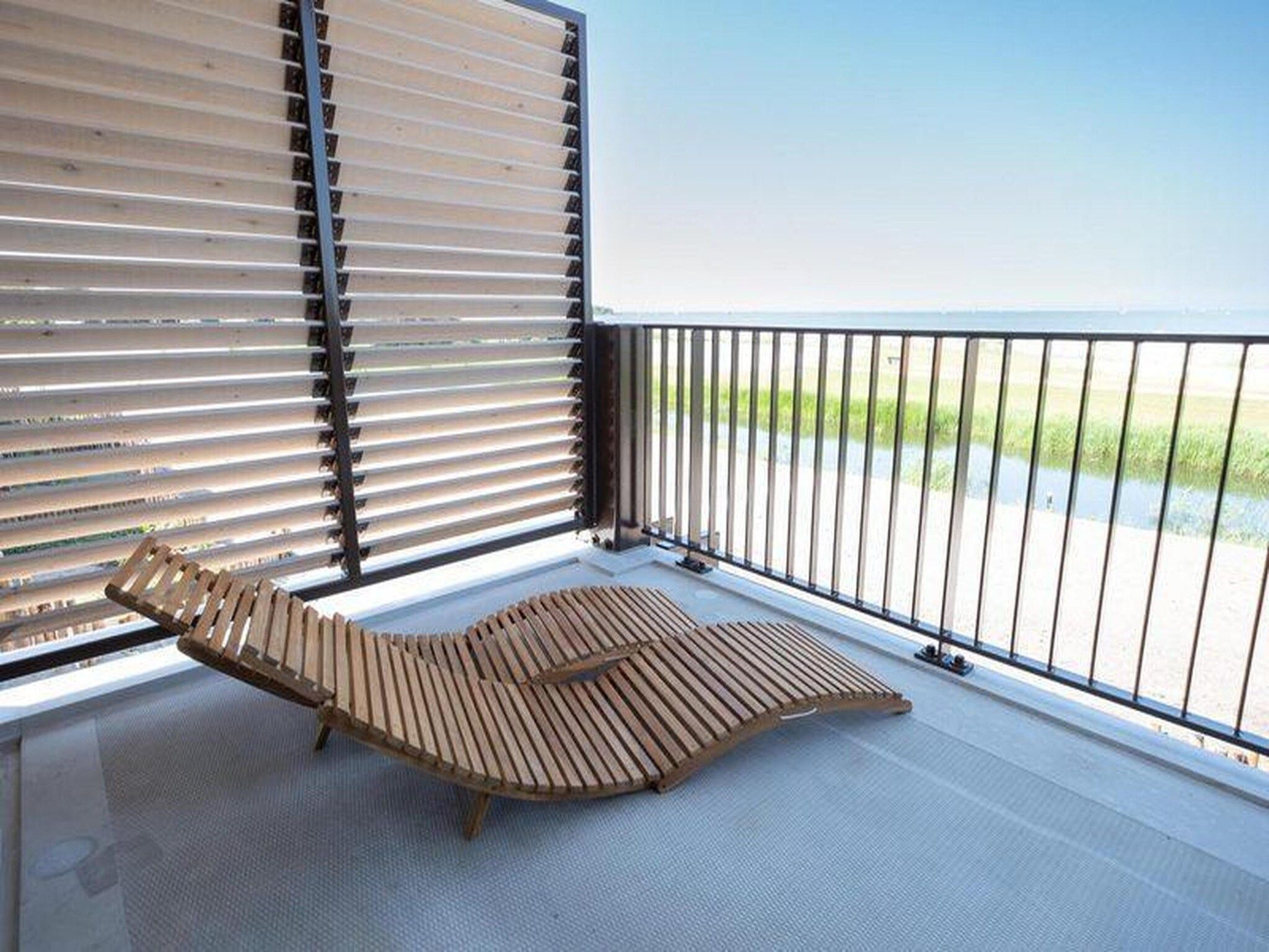 Het terras van Luxury Beach Apartment | 4 Pers. in Workum
