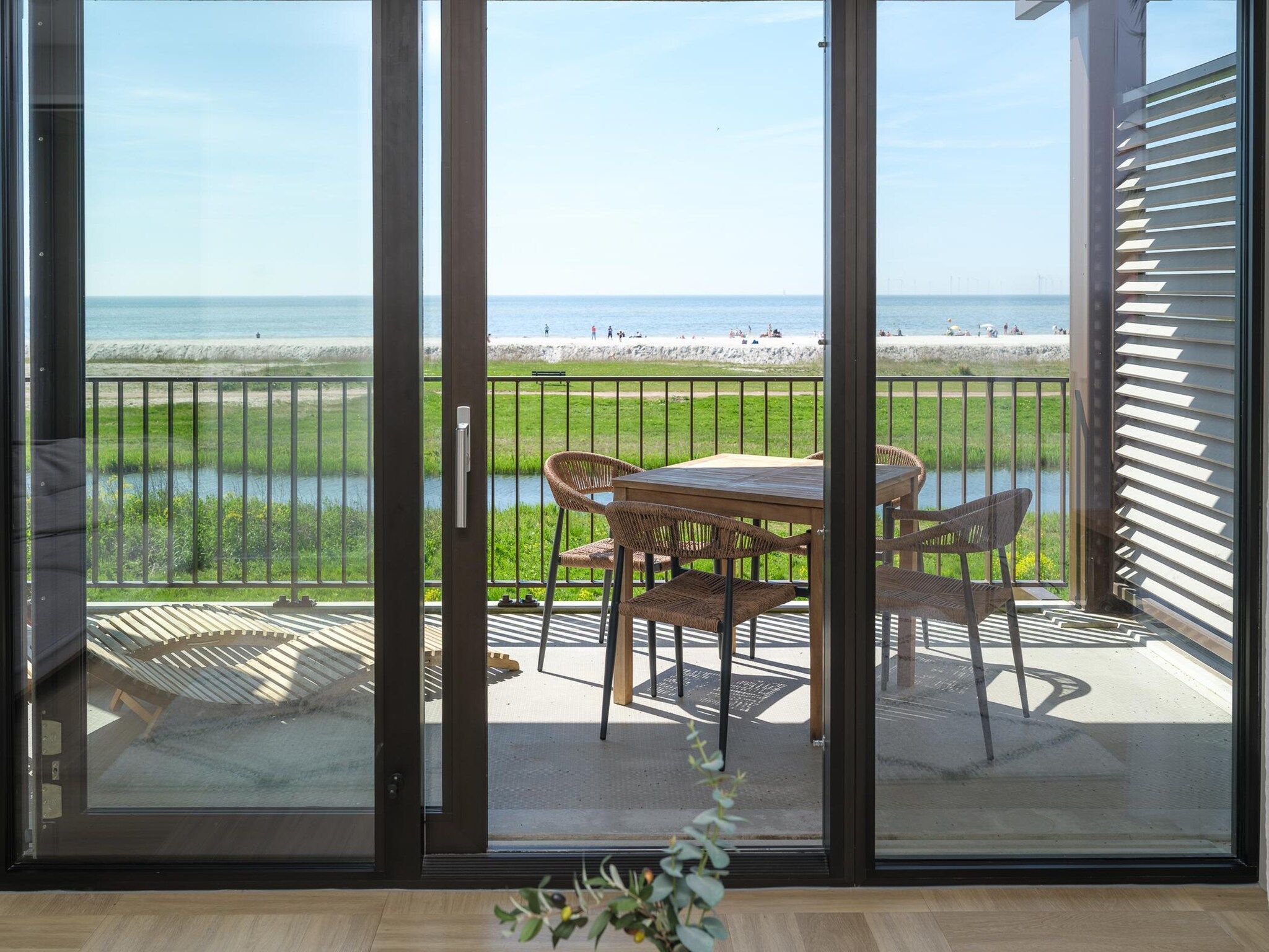 Het terras van Luxury Beach Apartment | 4 Pers. in Workum